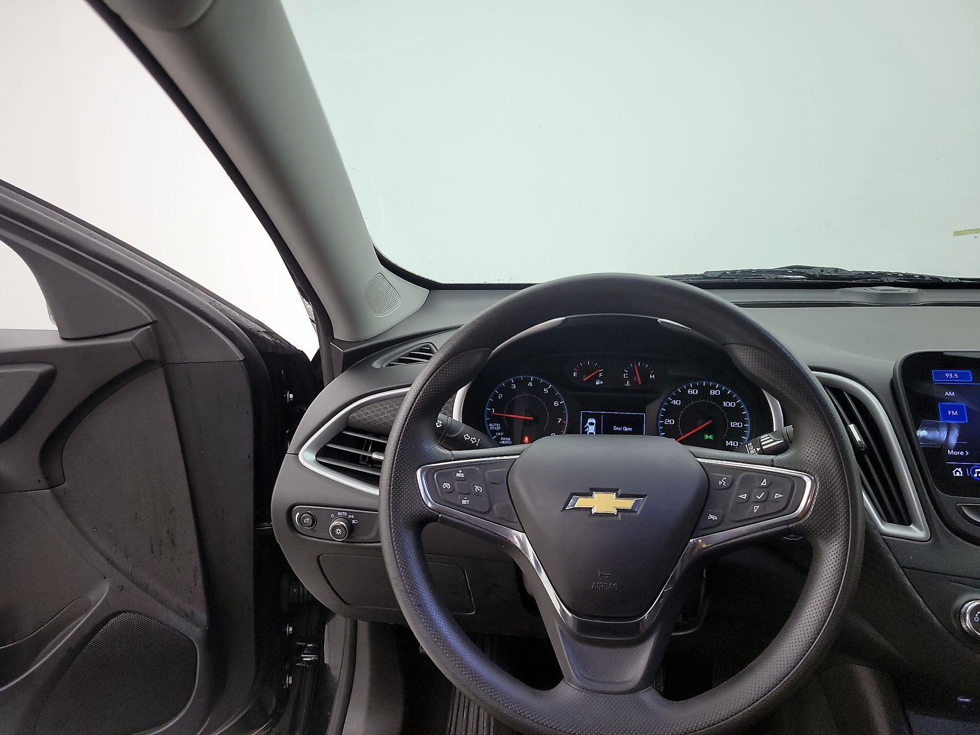Thumbnail: 2021 Chevrolet Malibu - 10