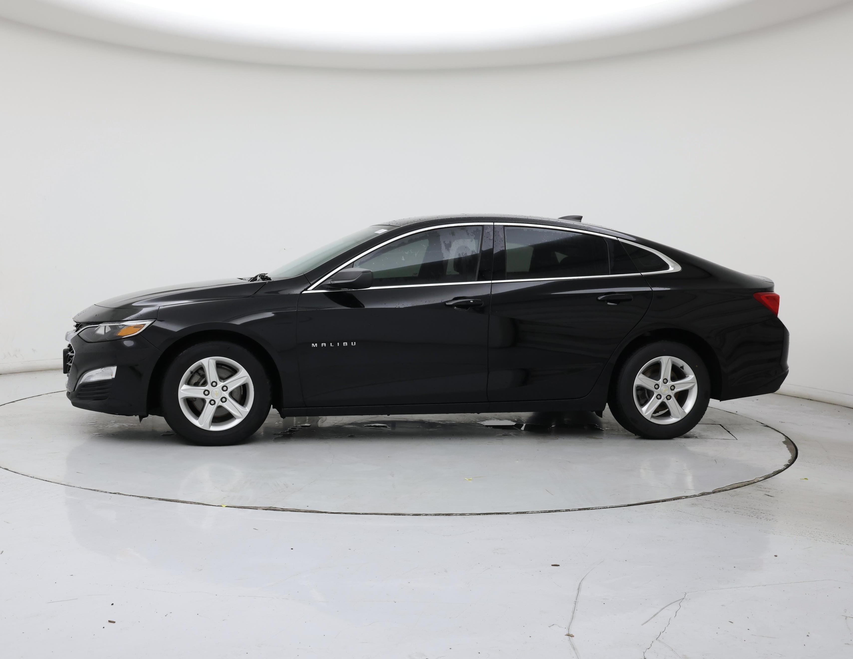 Thumbnail: 2021 Chevrolet Malibu - 3