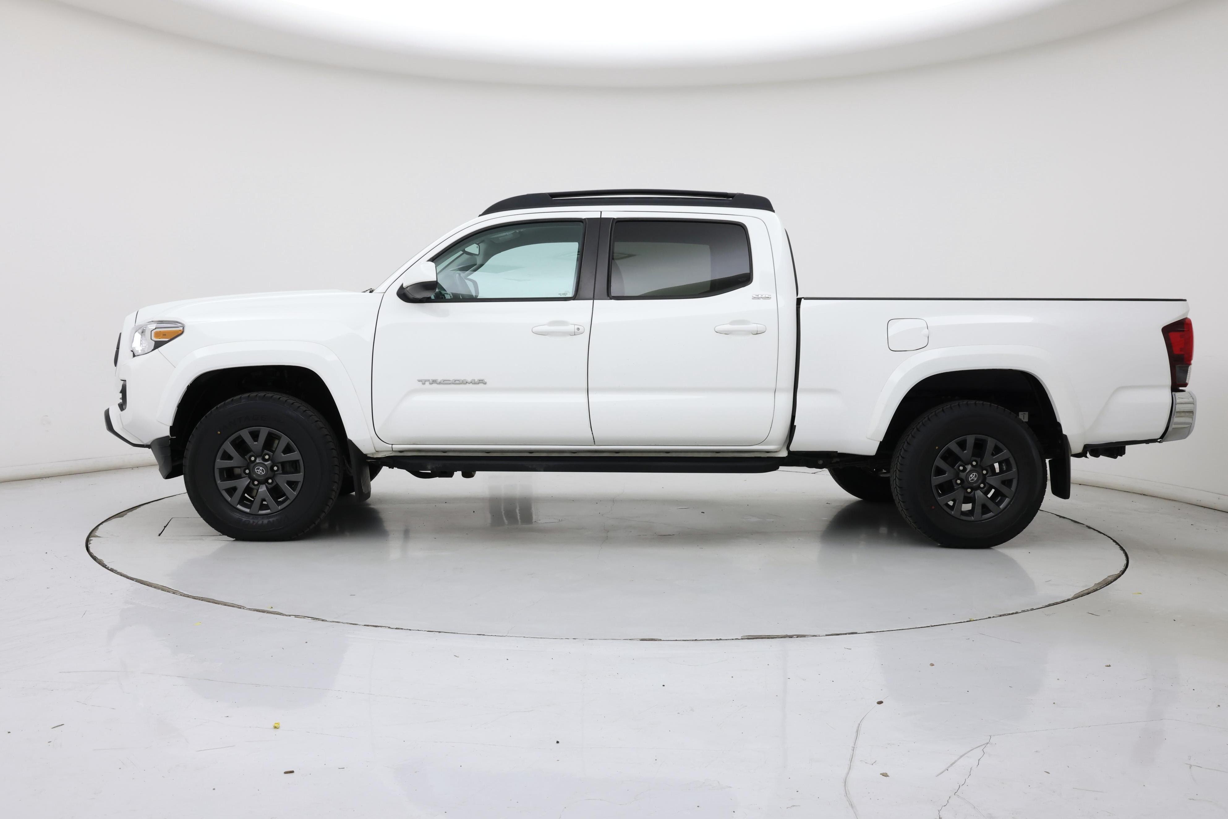Thumbnail: 2022 Toyota Tacoma - 3