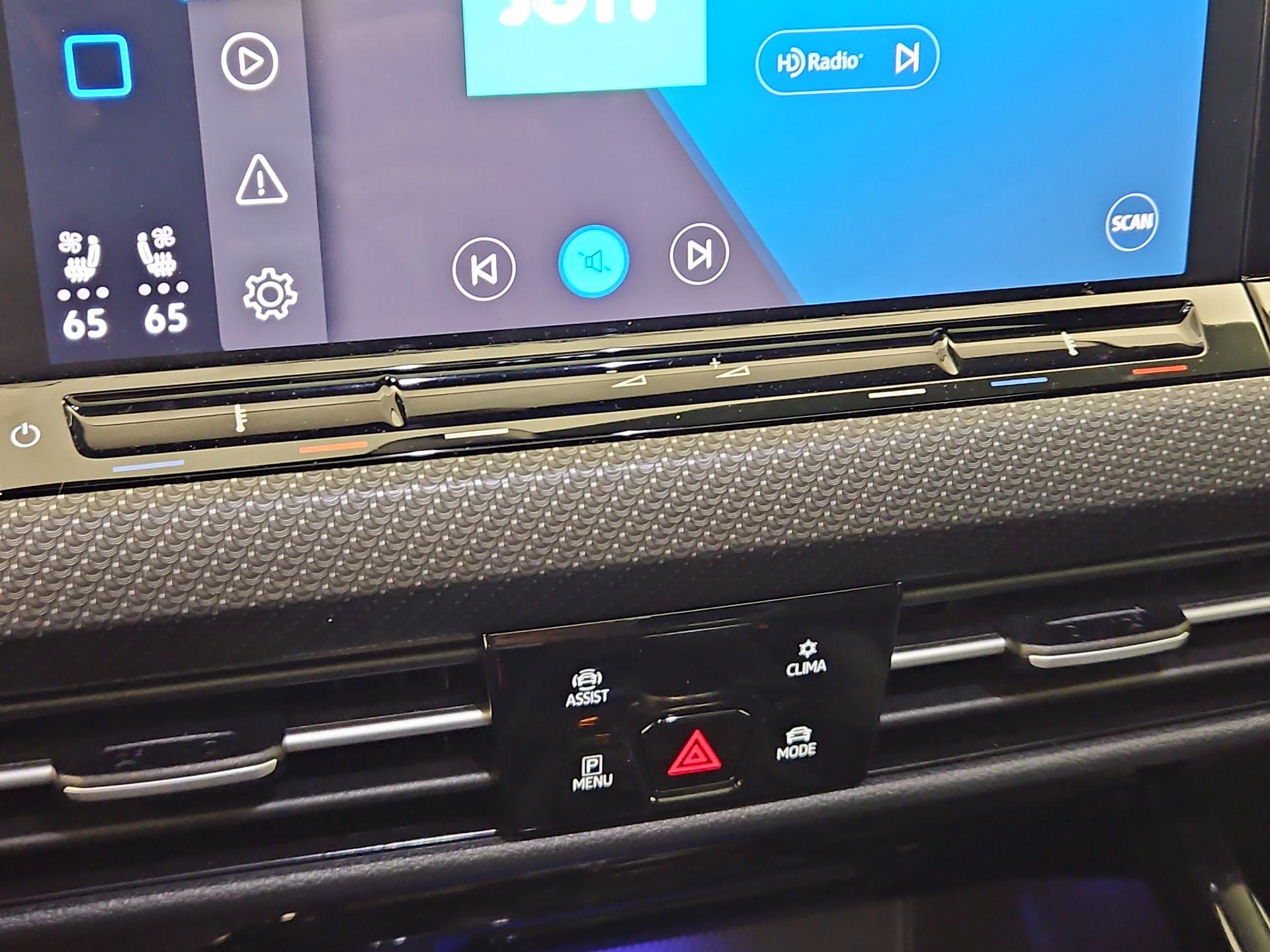Thumbnail: 2024 Volkswagen Golf - 17