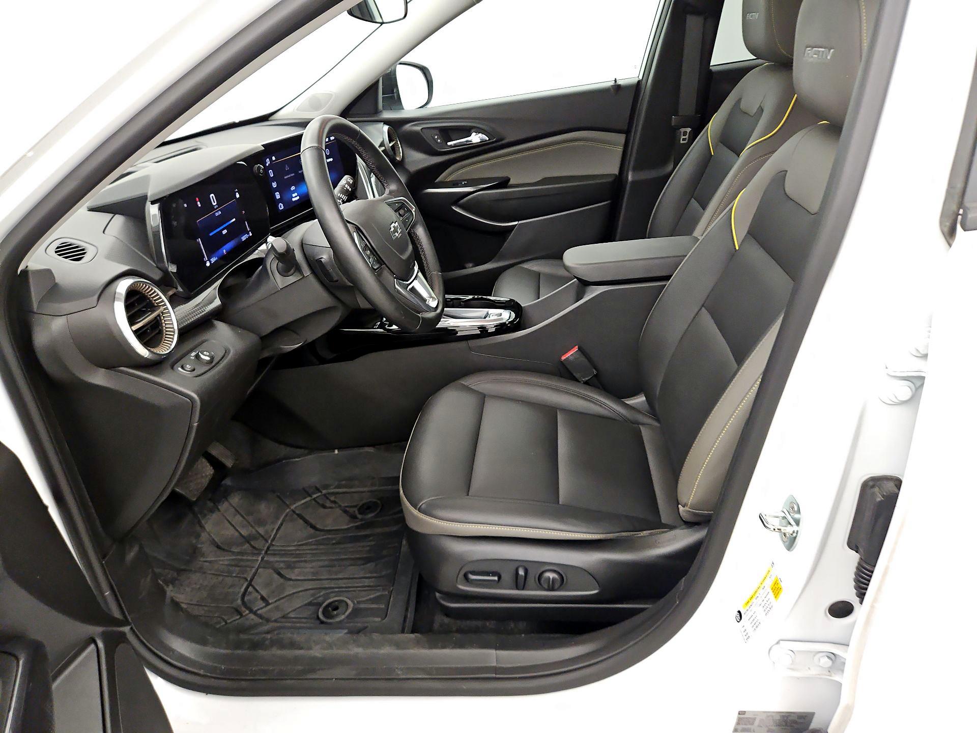 Thumbnail: 2024 Chevrolet Trax - 11