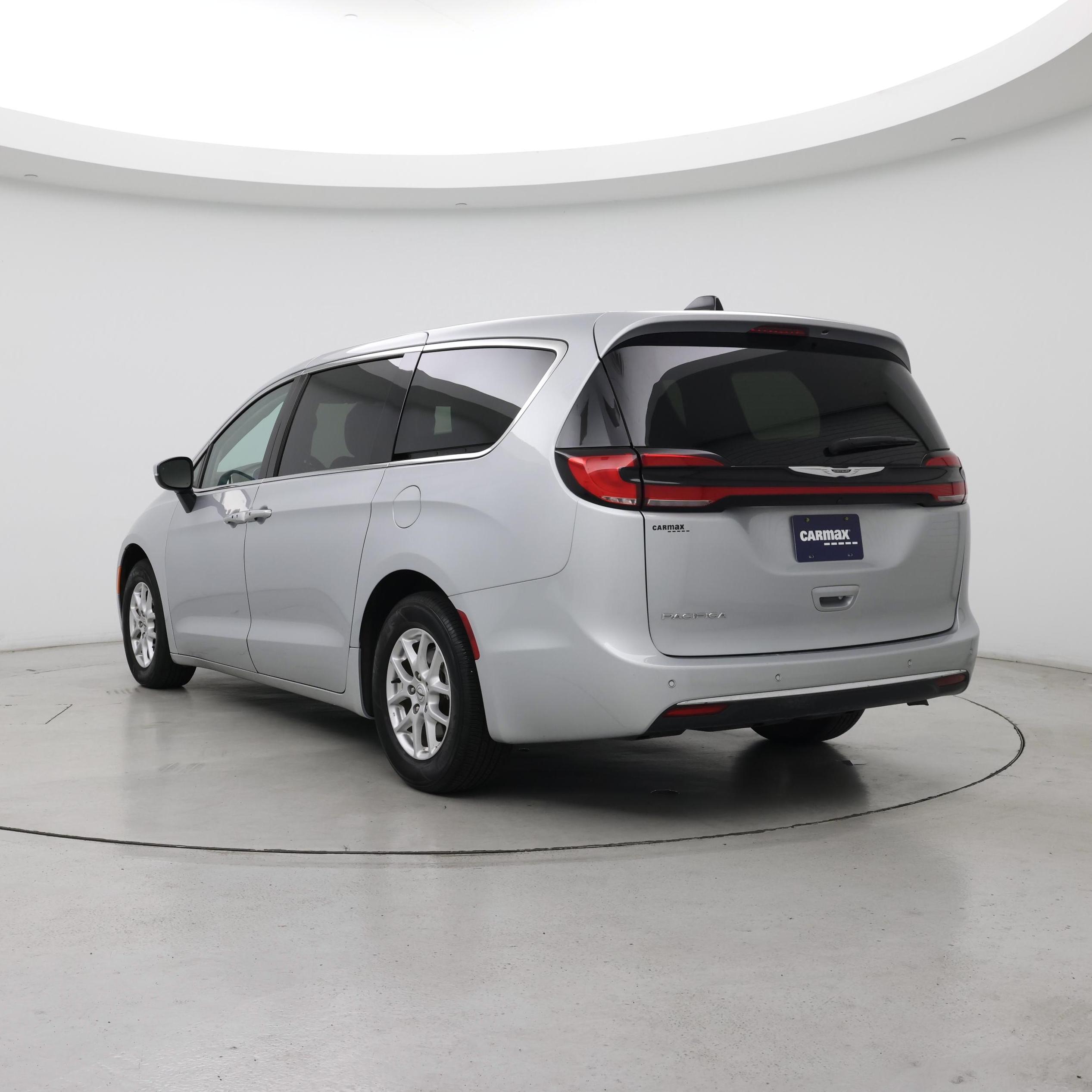 Thumbnail: 2023 Chrysler Pacifica - 2