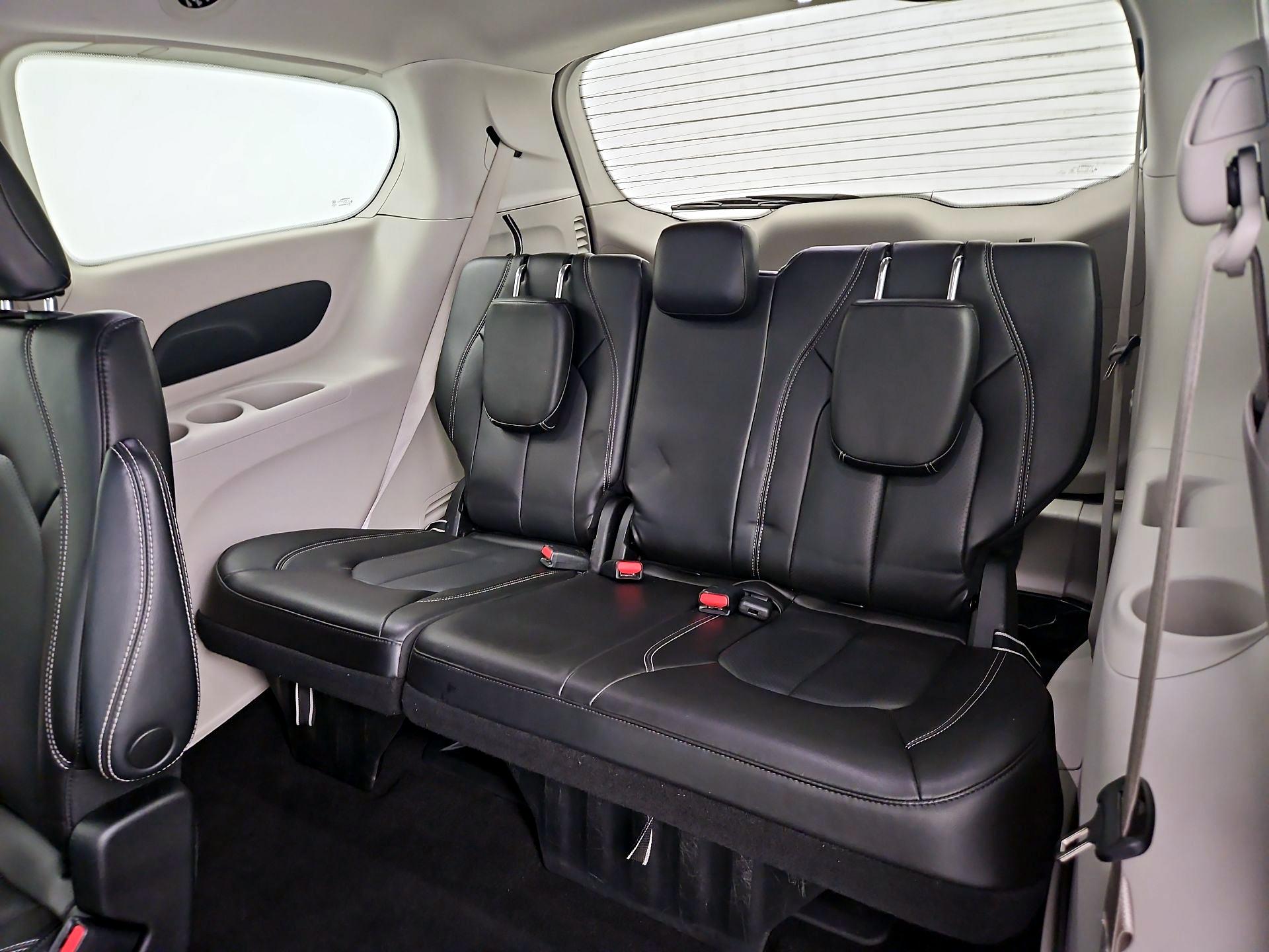 Thumbnail: 2023 Chrysler Pacifica - 20