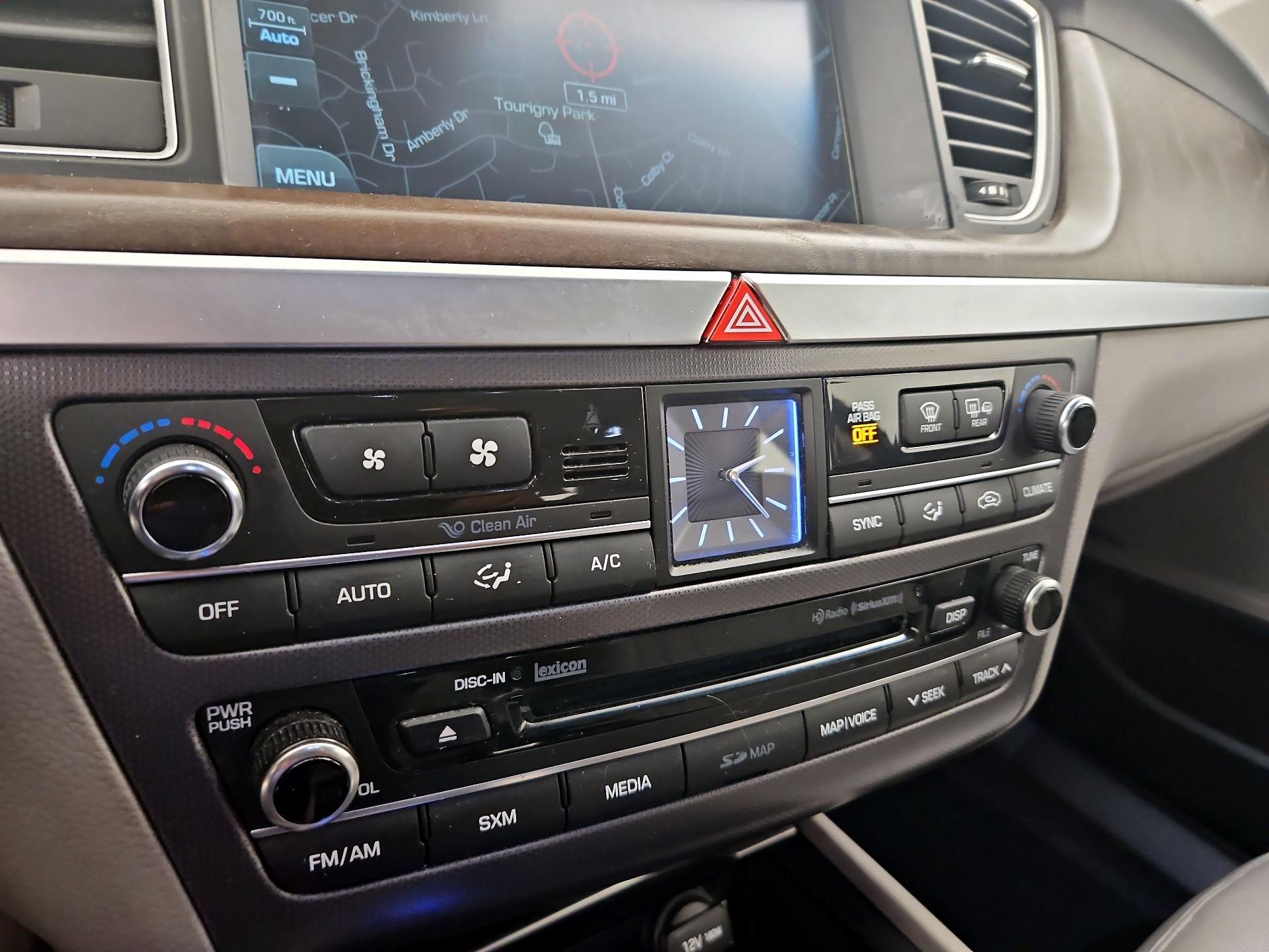 Thumbnail: 2015 Hyundai Genesis - 17
