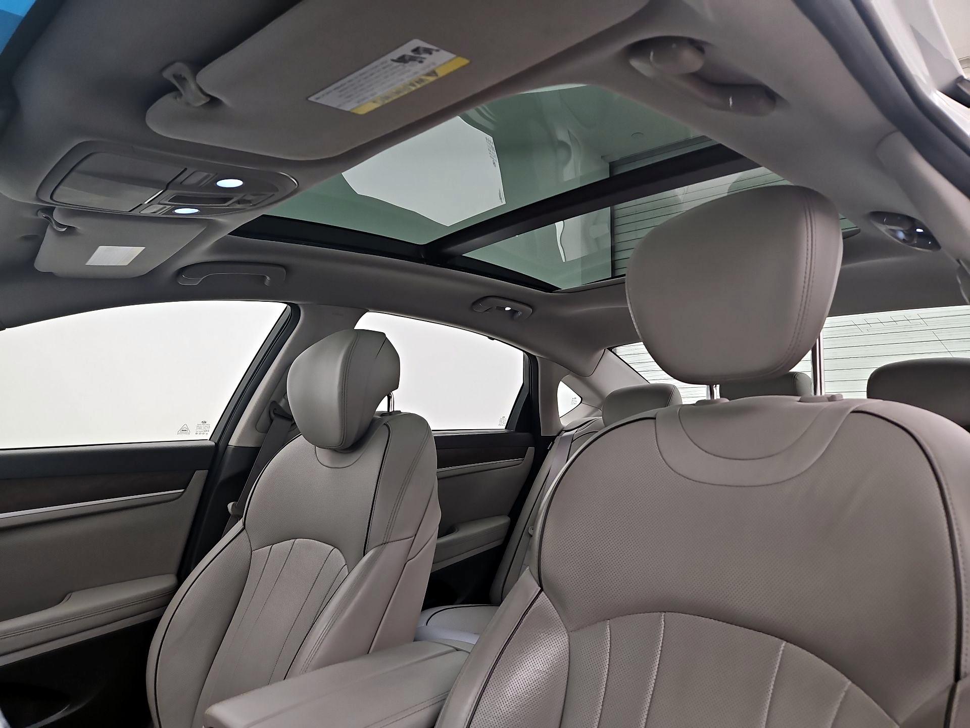 Thumbnail: 2015 Hyundai Genesis - 20