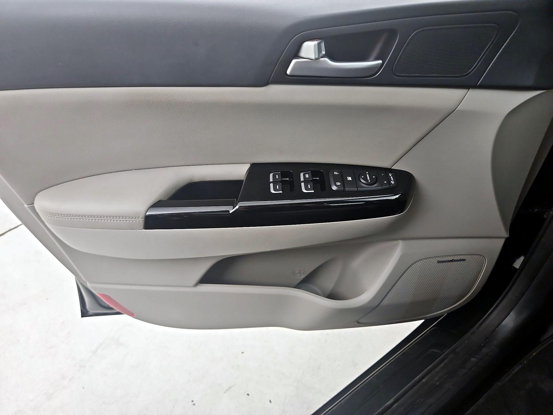 Thumbnail: 2022 Kia Sportage - 12