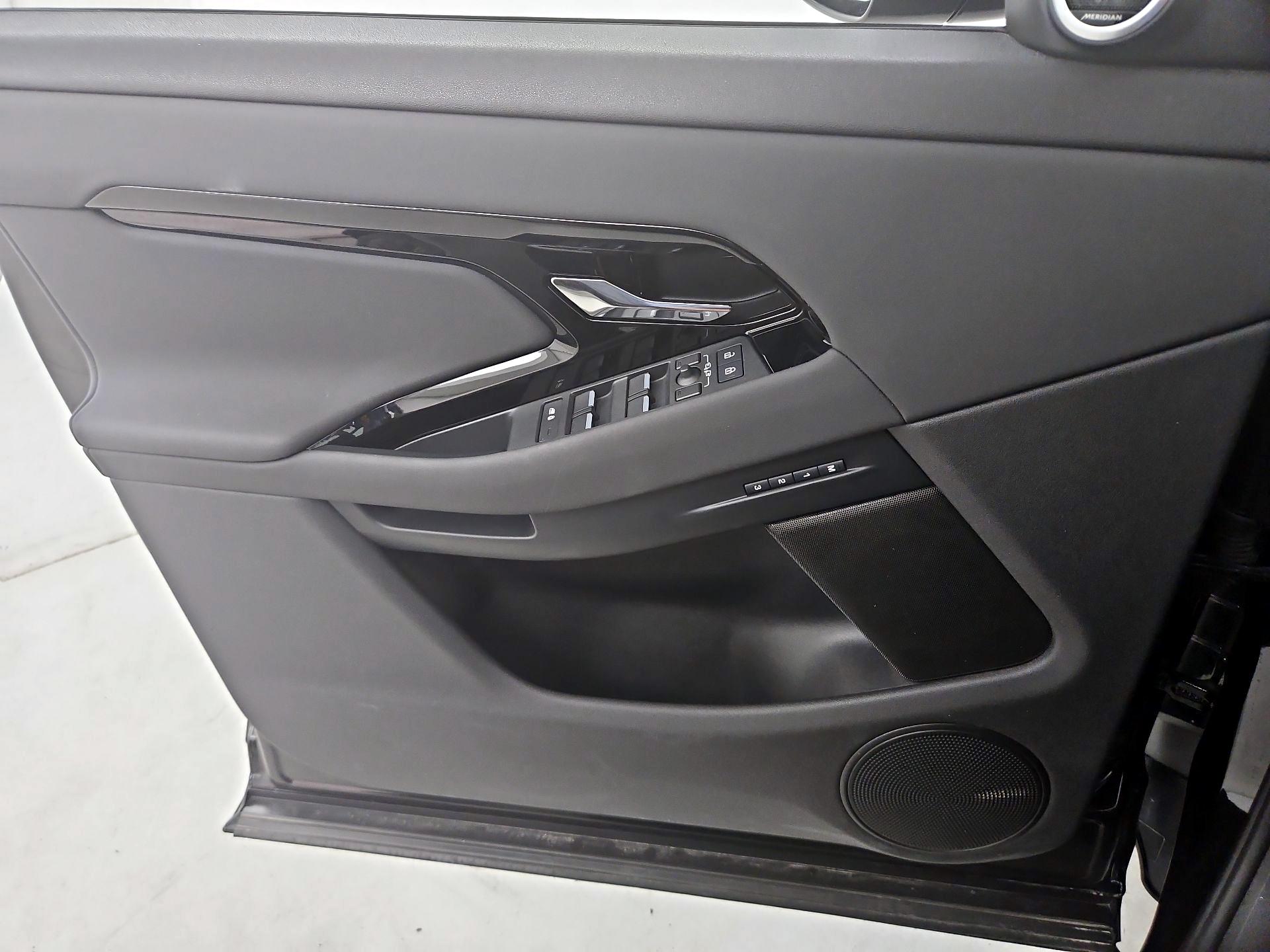 Thumbnail: 2024 Land Rover Range Rover Evoque - 12