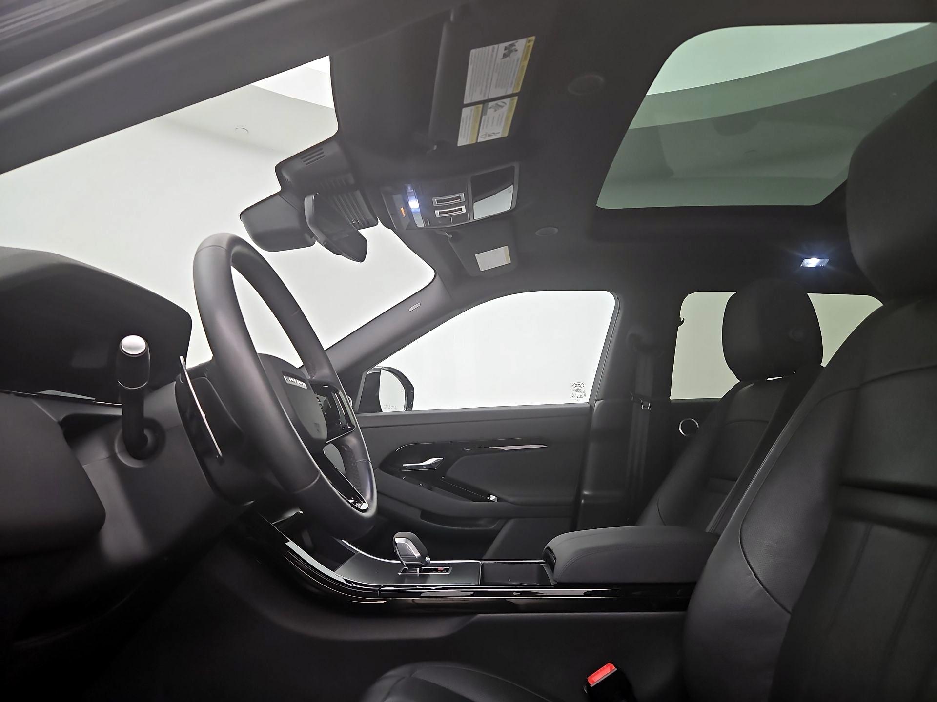 Thumbnail: 2024 Land Rover Range Rover Evoque - 20