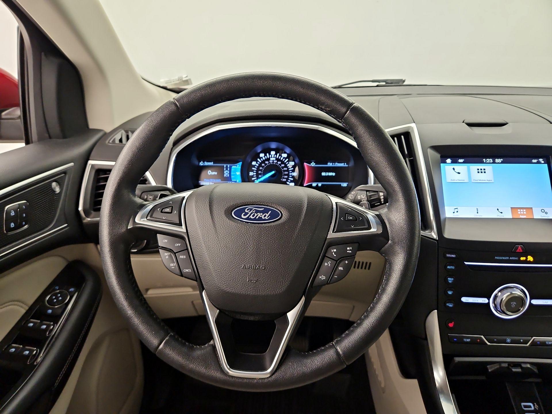 Thumbnail: 2019 Ford Edge - 10