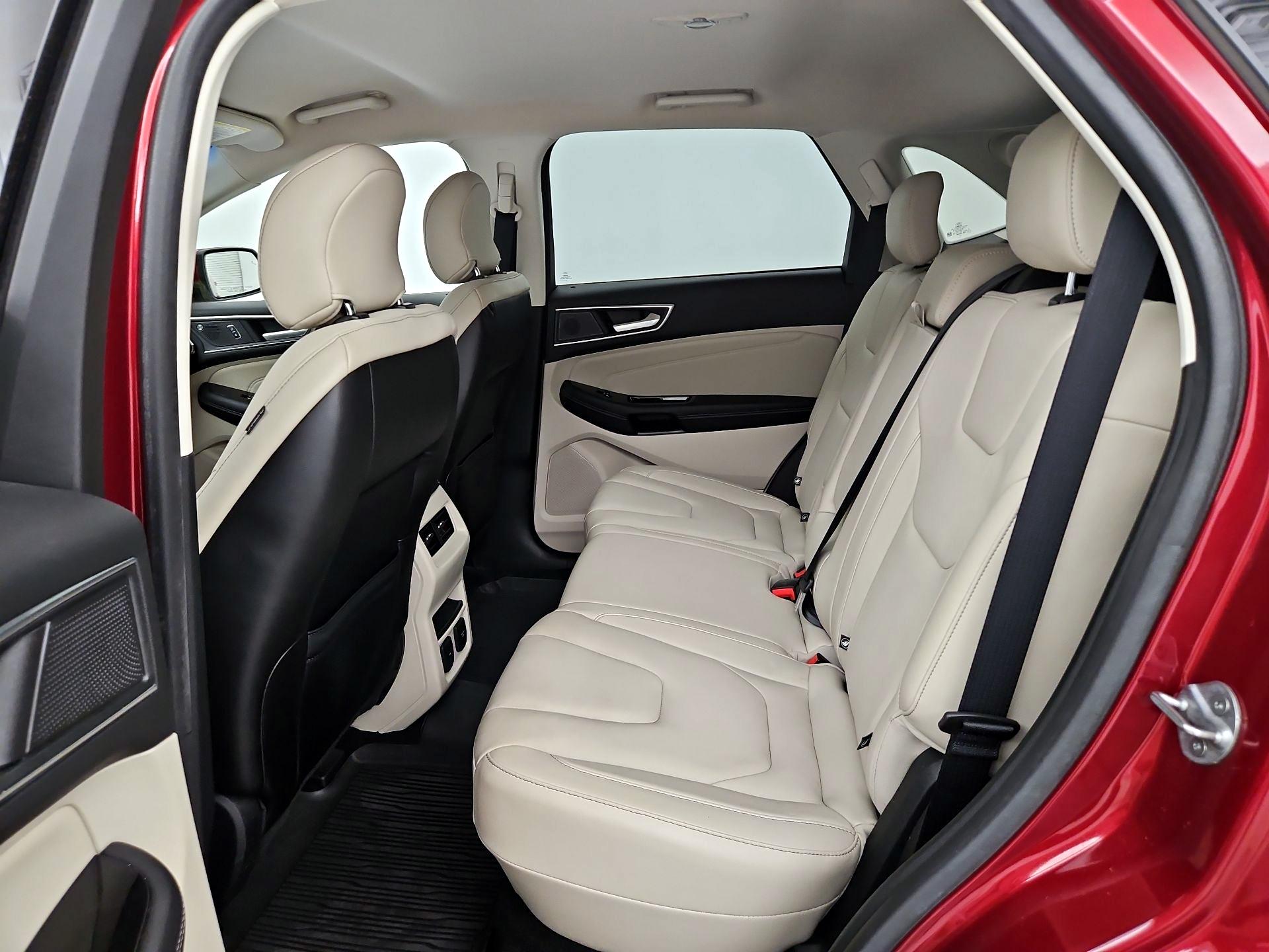 Thumbnail: 2019 Ford Edge - 19