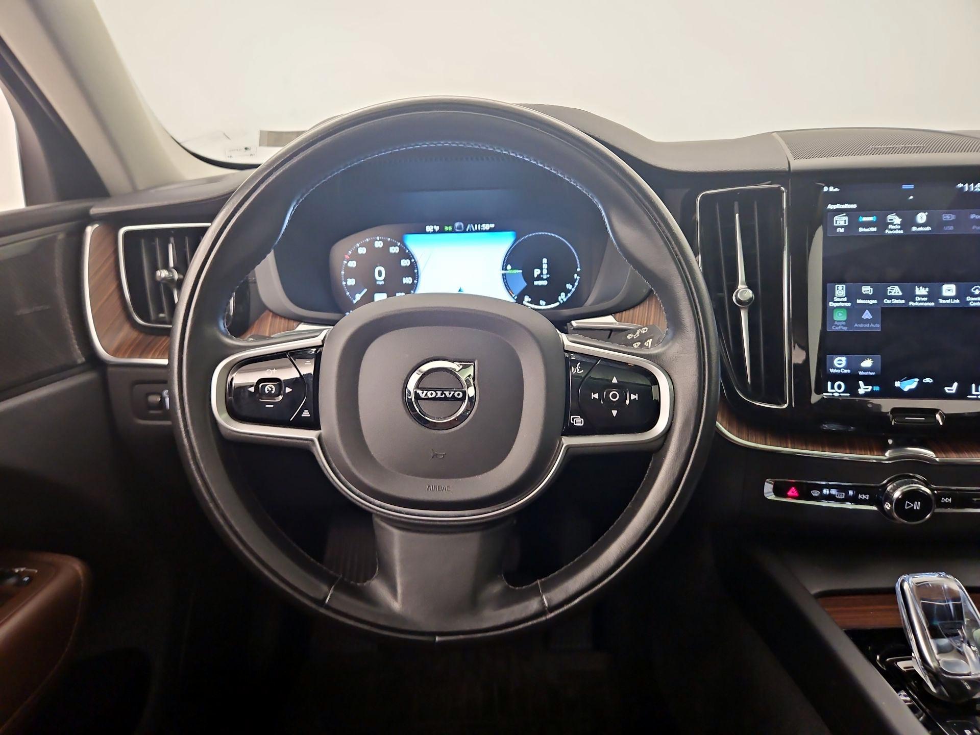 Thumbnail: 2020 Volvo XC60 - 10