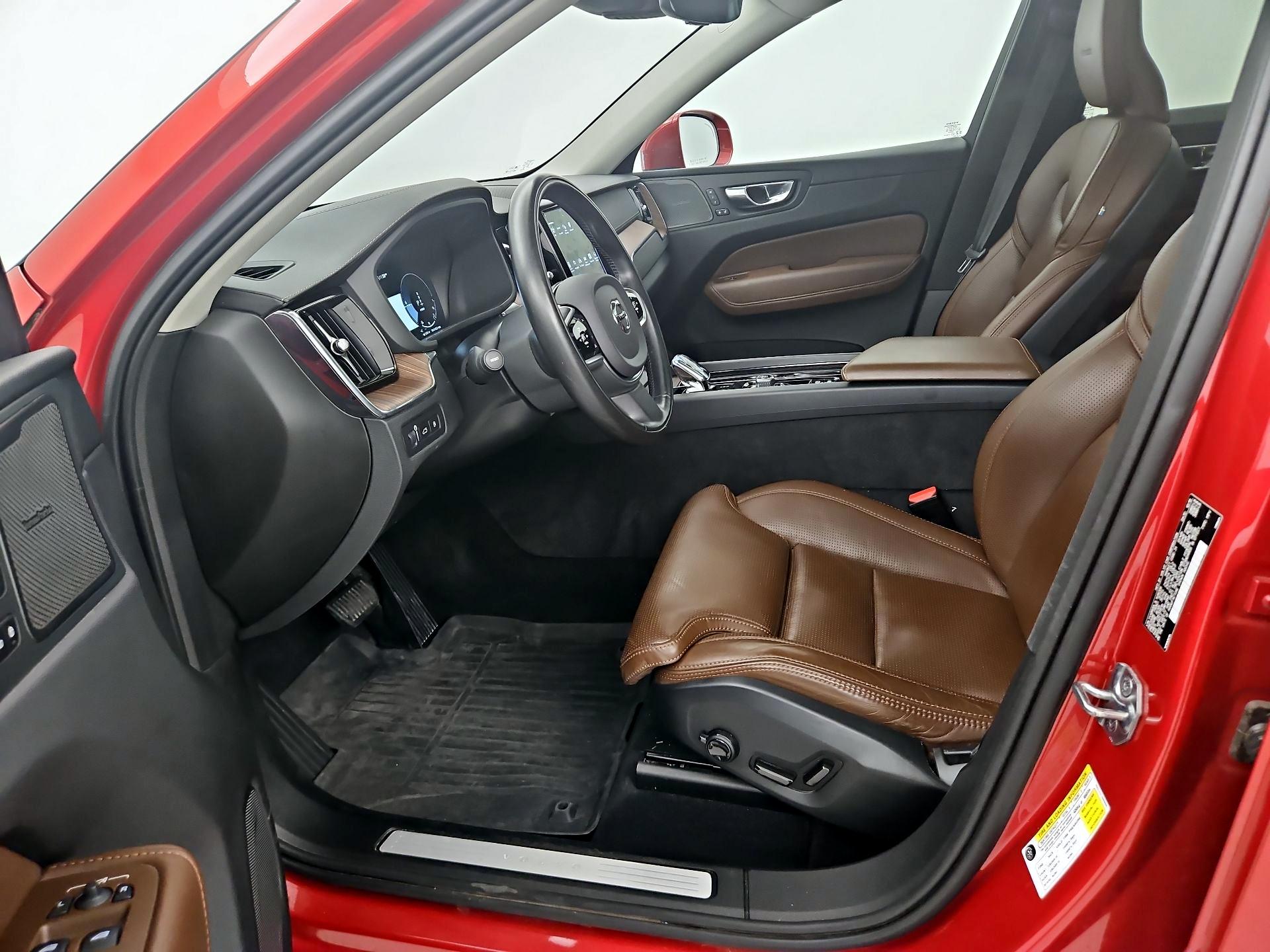 Thumbnail: 2020 Volvo XC60 - 11