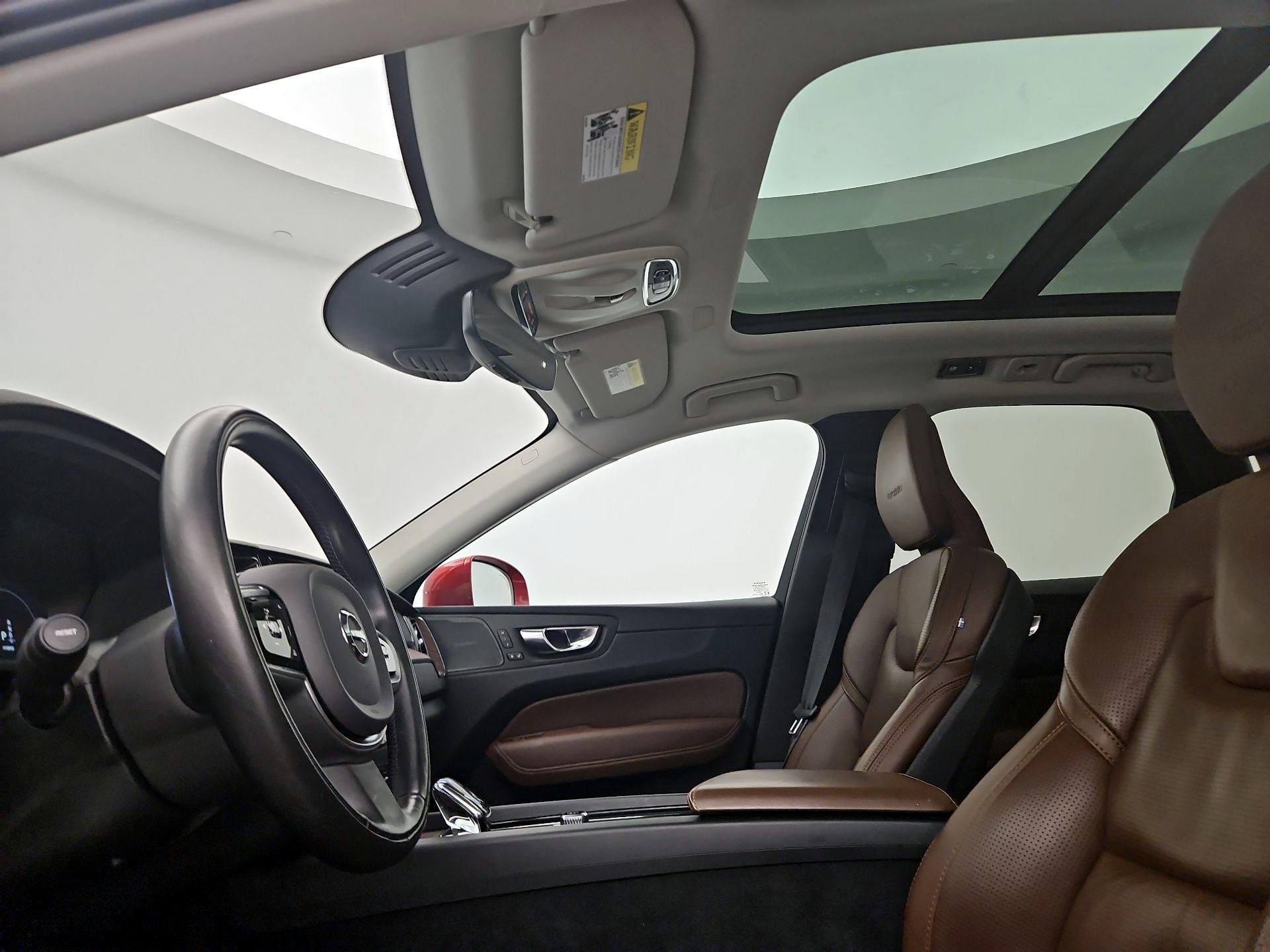 Thumbnail: 2020 Volvo XC60 - 19
