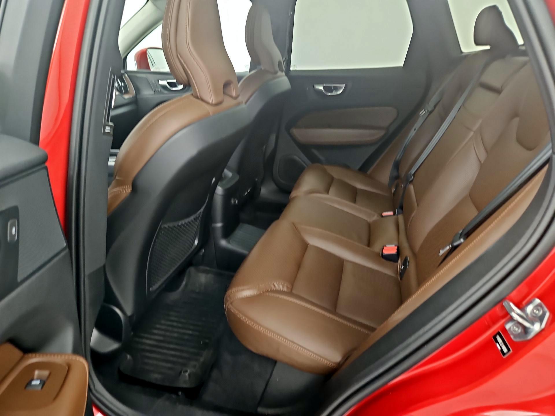 Thumbnail: 2020 Volvo XC60 - 20