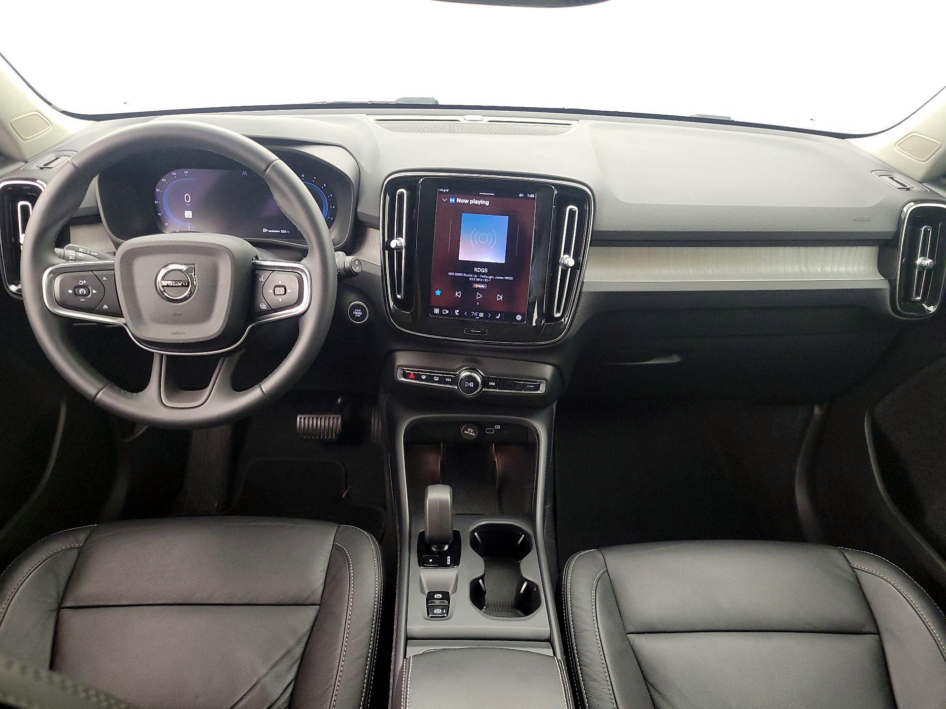 Thumbnail: 2024 Volvo XC40 - 9