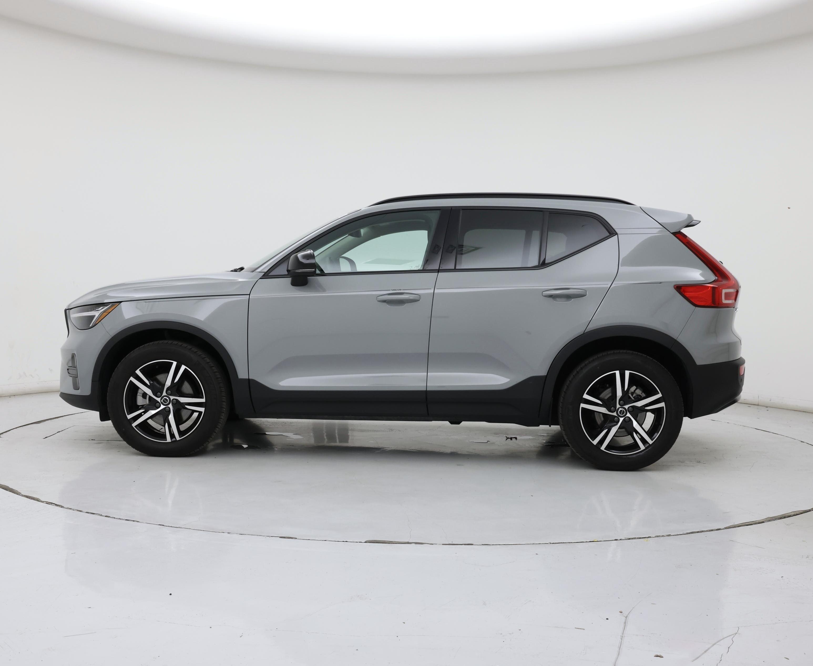Thumbnail: 2024 Volvo XC40 - 3