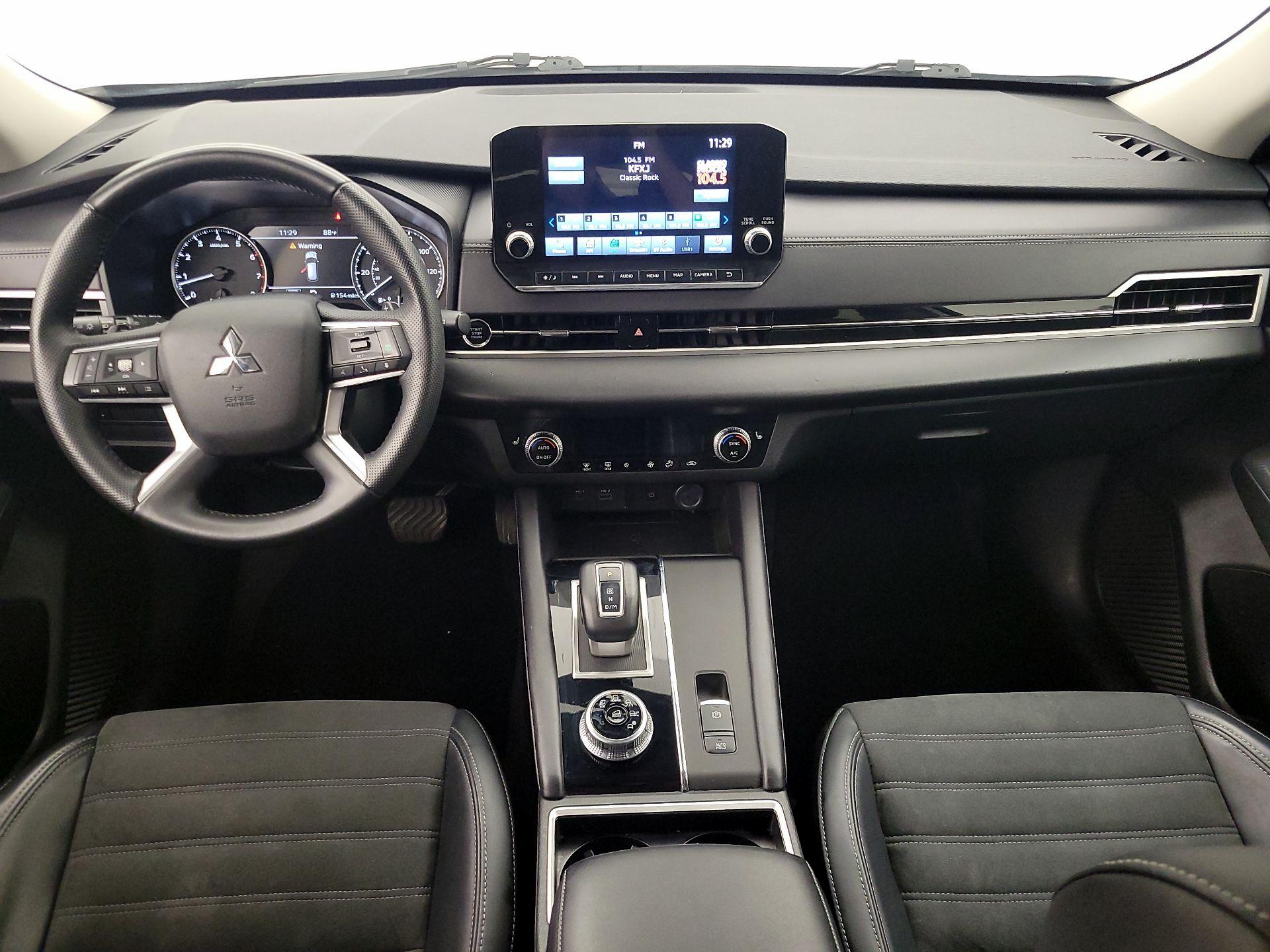 Thumbnail: 2024 Mitsubishi Outlander - 9