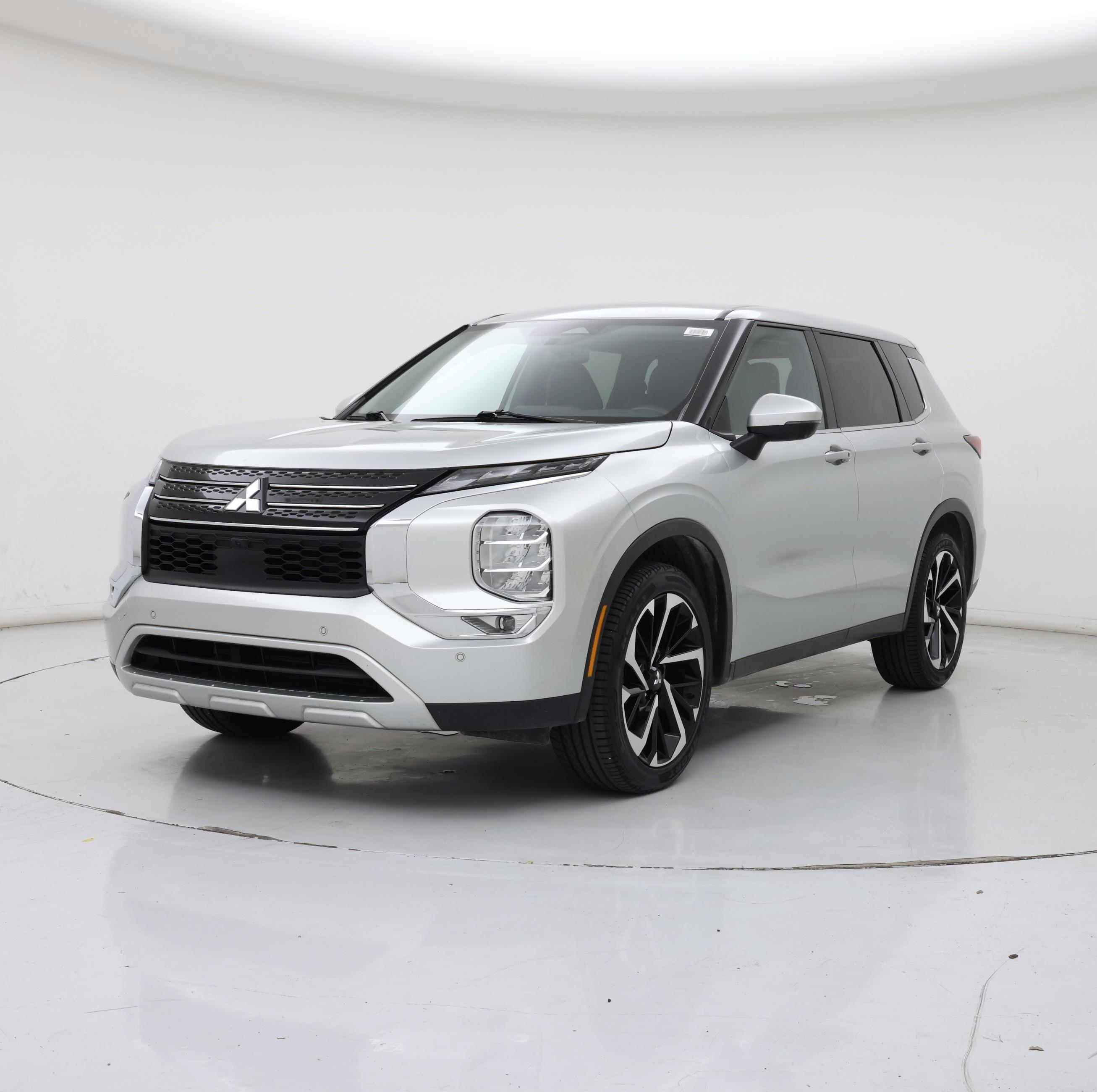 Thumbnail: 2024 Mitsubishi Outlander - 4