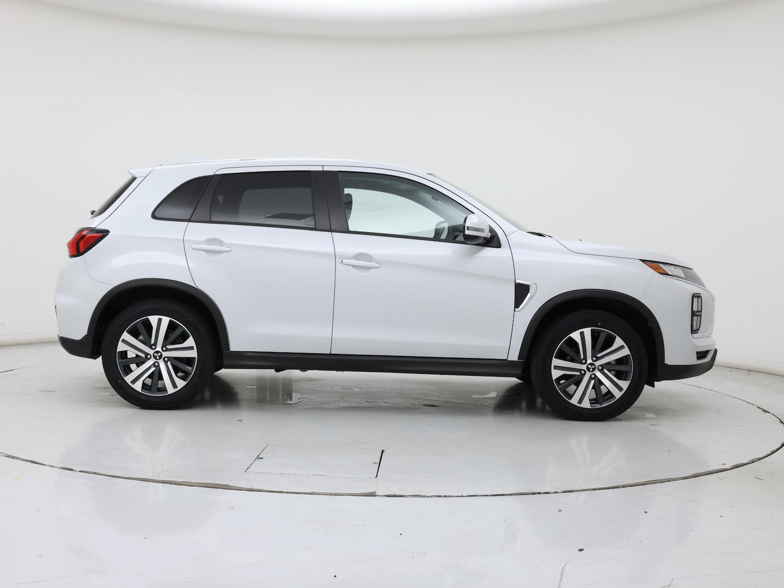 2025 Mitsubishi Outlander Sport SE - Photo 8