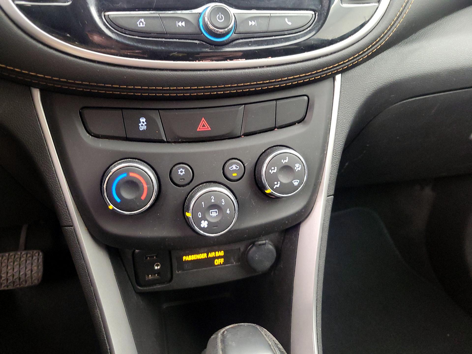 Thumbnail: 2020 Chevrolet Trax - 16