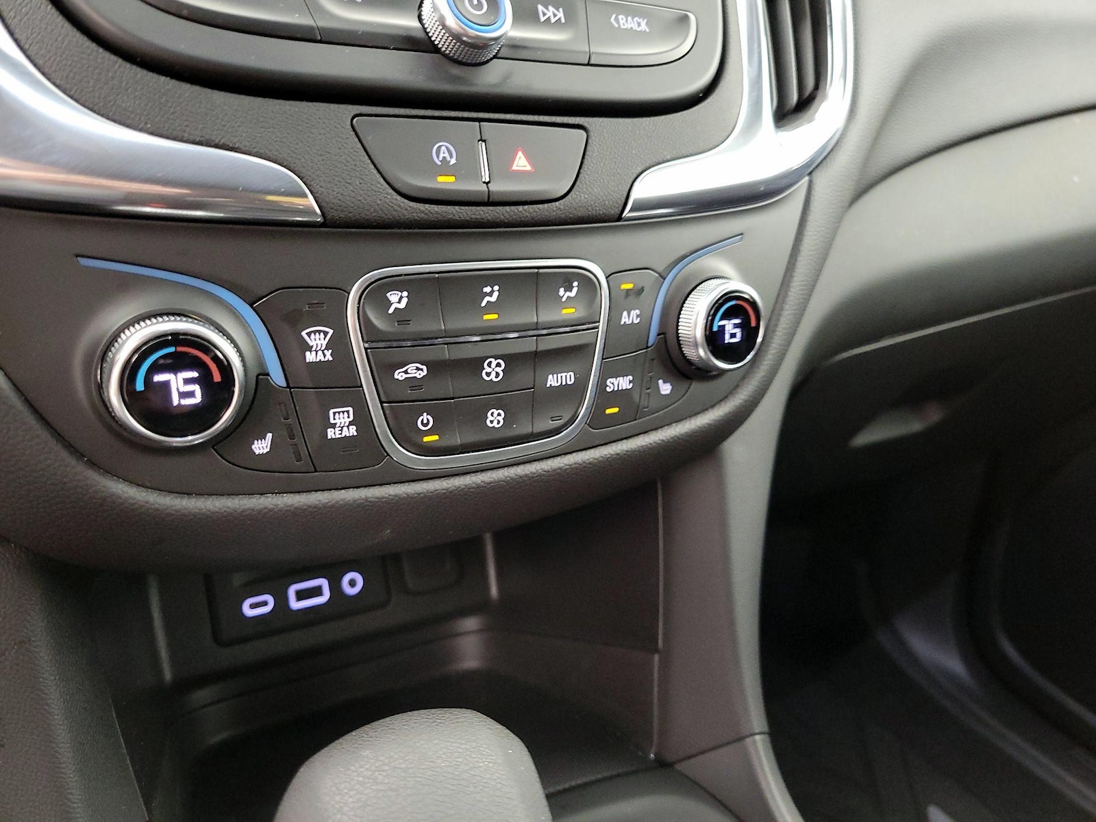 2024 Chevrolet Equinox LT - Photo 17