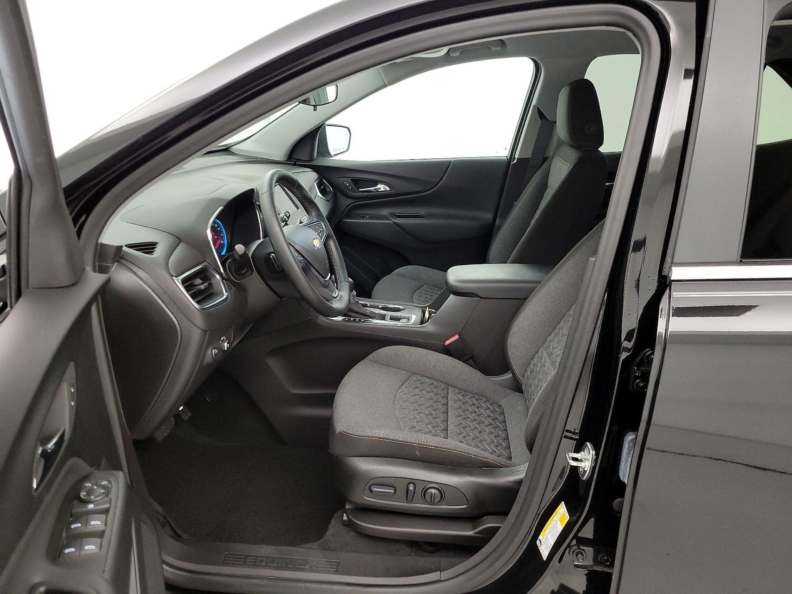 2024 Chevrolet Equinox LT - Photo 12