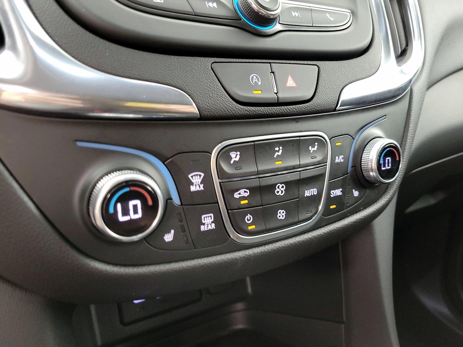 2024 Chevrolet Equinox LT - Photo 16