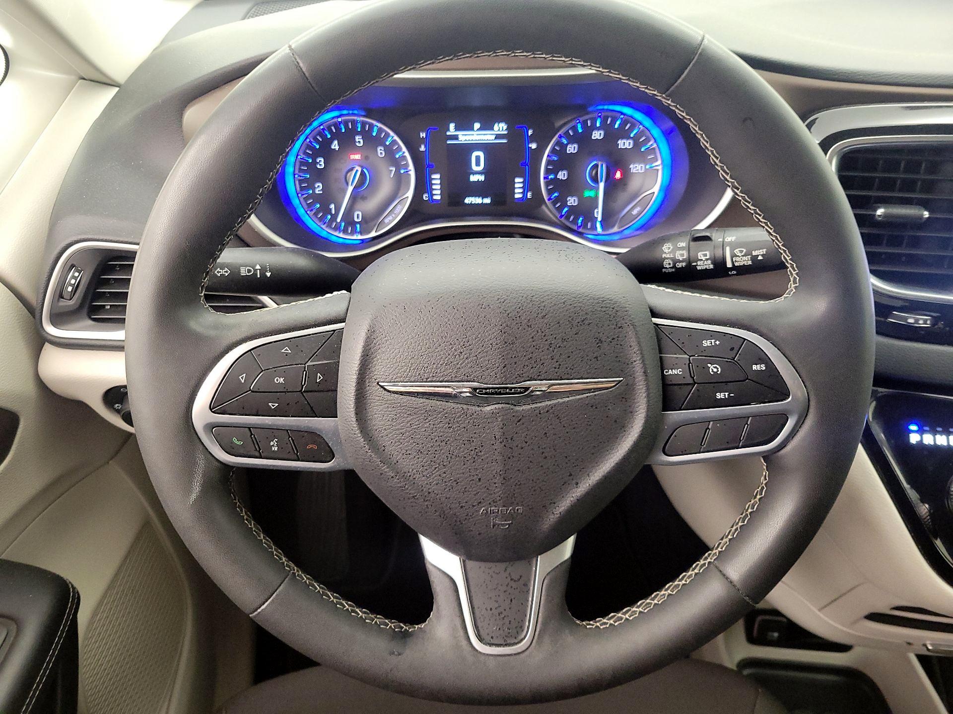 Thumbnail: 2023 Chrysler Voyager - 10
