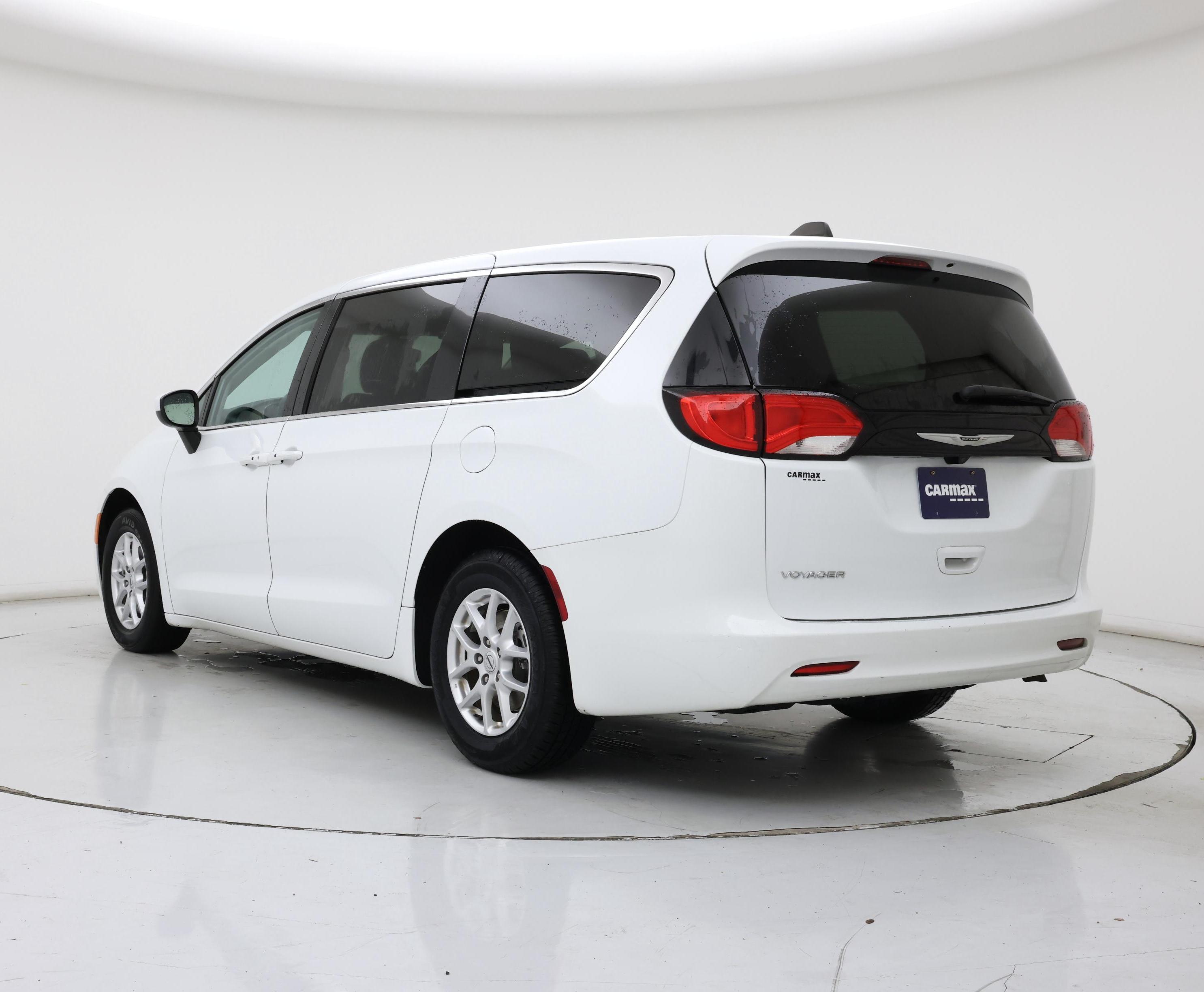 Thumbnail: 2023 Chrysler Voyager - 2