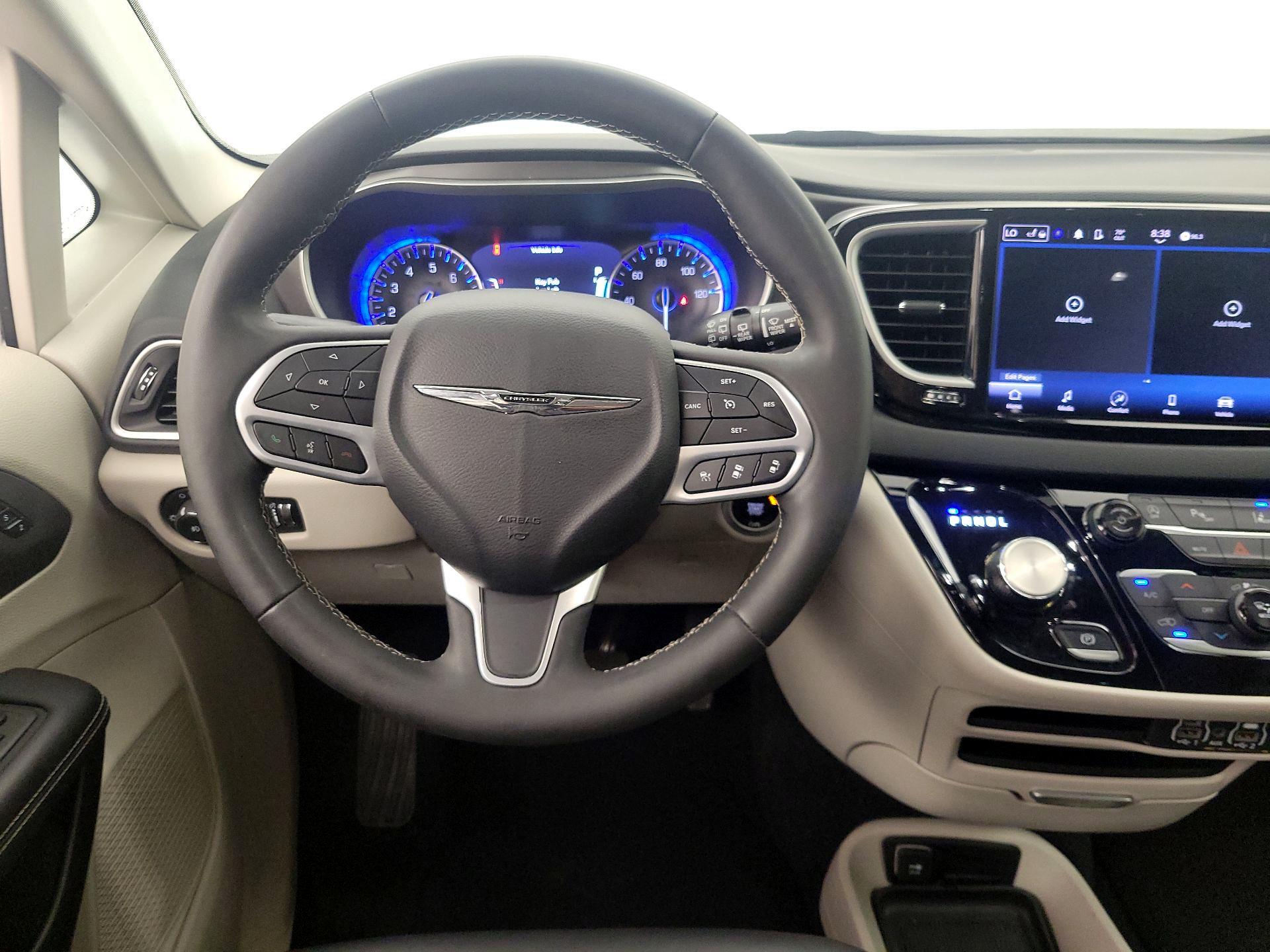 Thumbnail: 2024 Chrysler Pacifica - 10