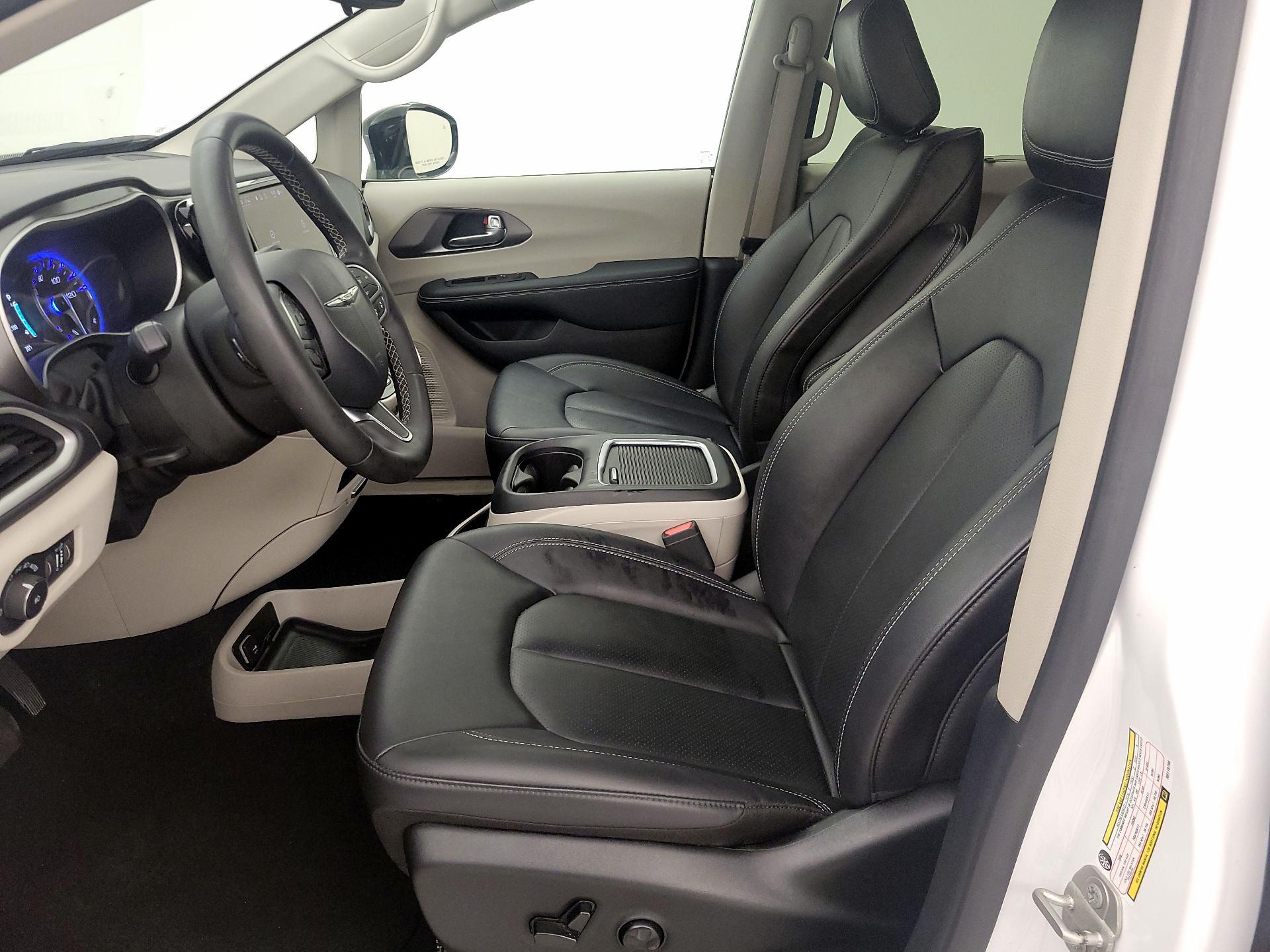 Thumbnail: 2024 Chrysler Pacifica - 11