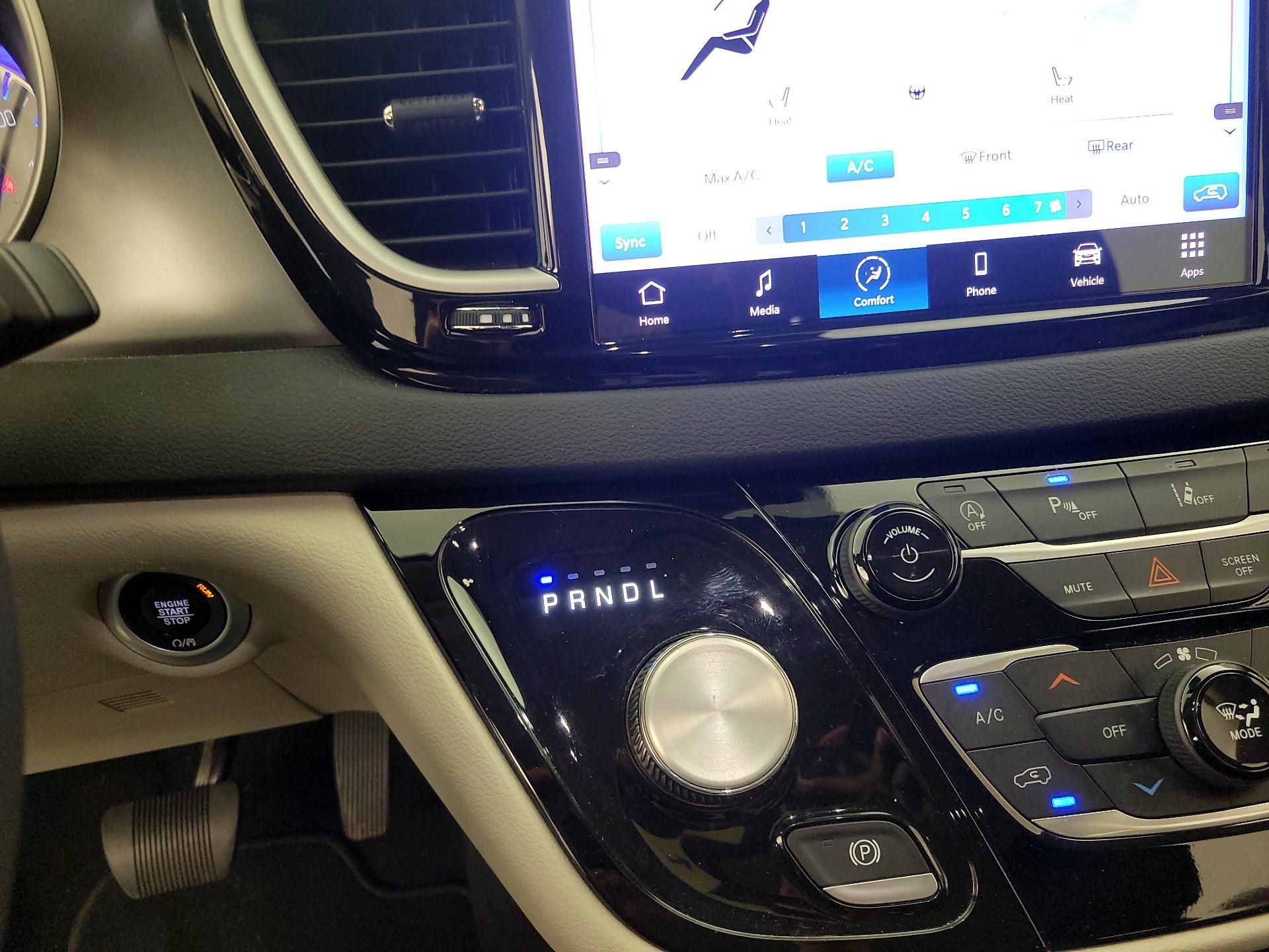 Thumbnail: 2023 Chrysler Pacifica - 17