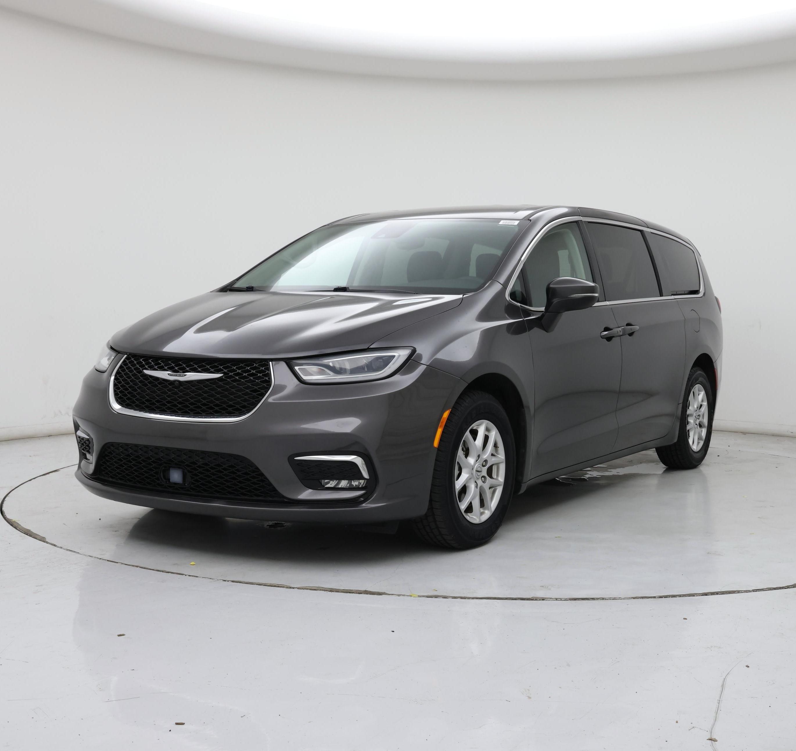 Thumbnail: 2023 Chrysler Pacifica - 4