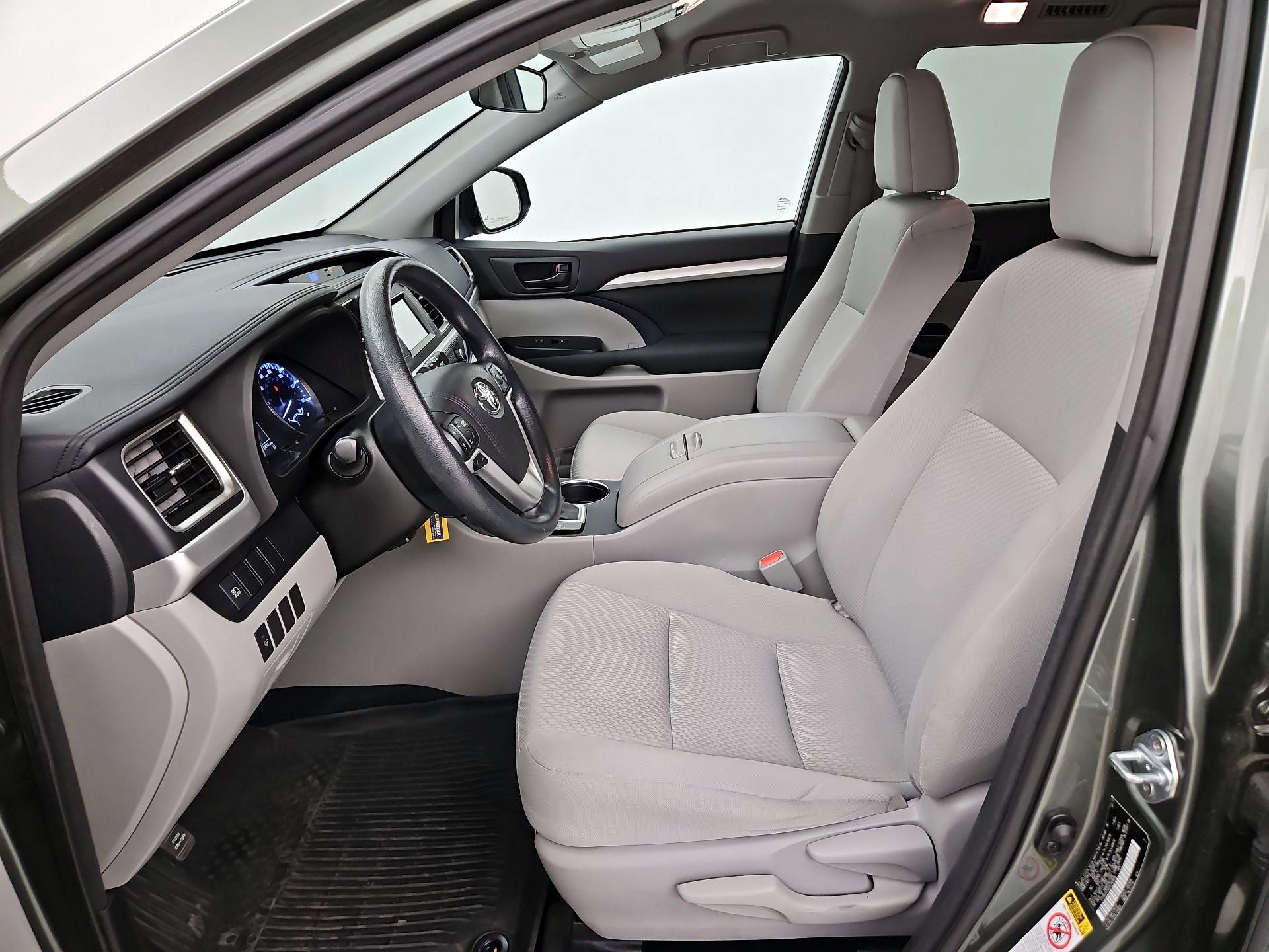 Thumbnail: 2017 Toyota Highlander - 11