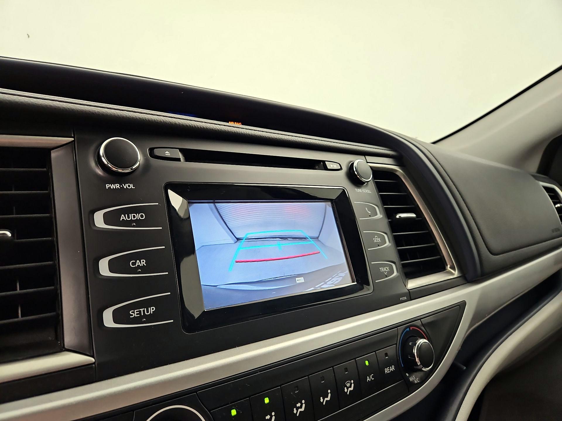 Thumbnail: 2017 Toyota Highlander - 14