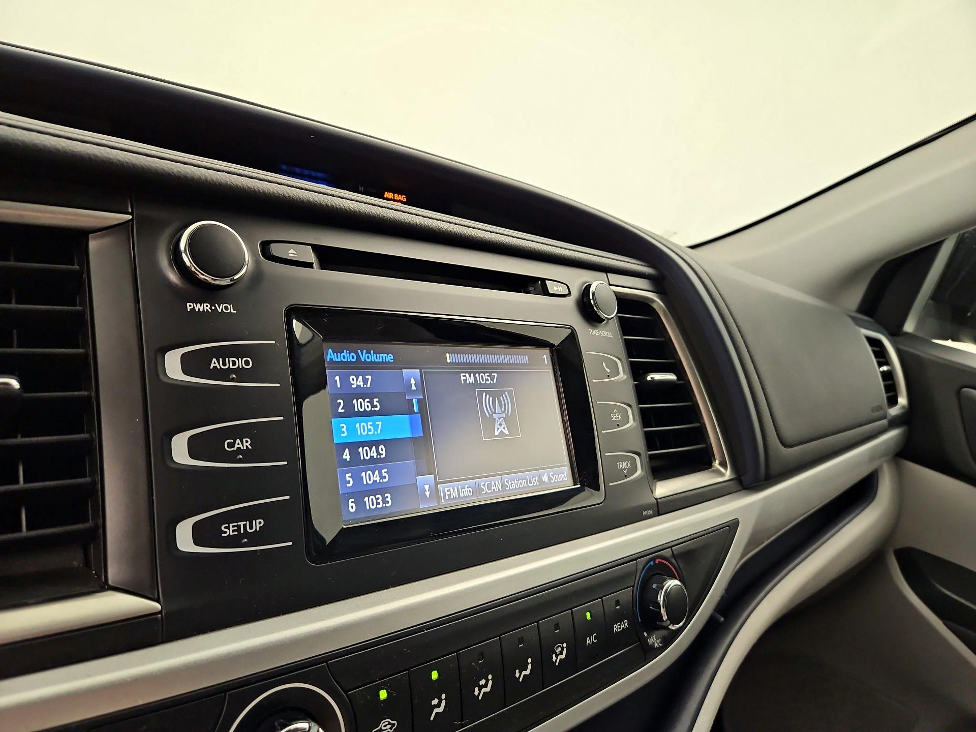 Thumbnail: 2017 Toyota Highlander - 15