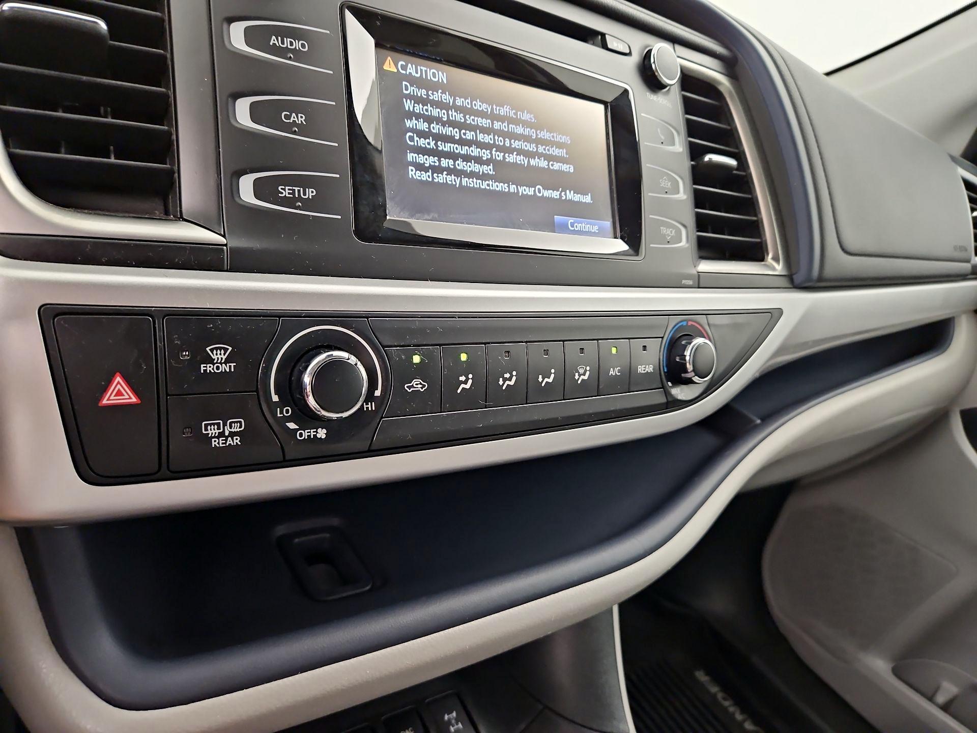 Thumbnail: 2017 Toyota Highlander - 16