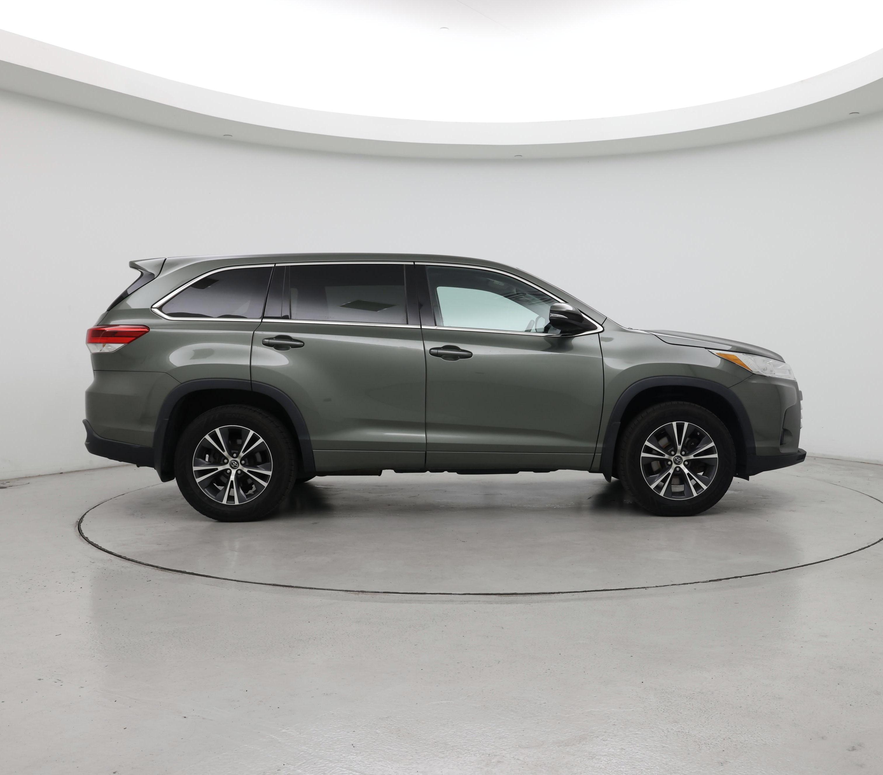 Thumbnail: 2017 Toyota Highlander - 7