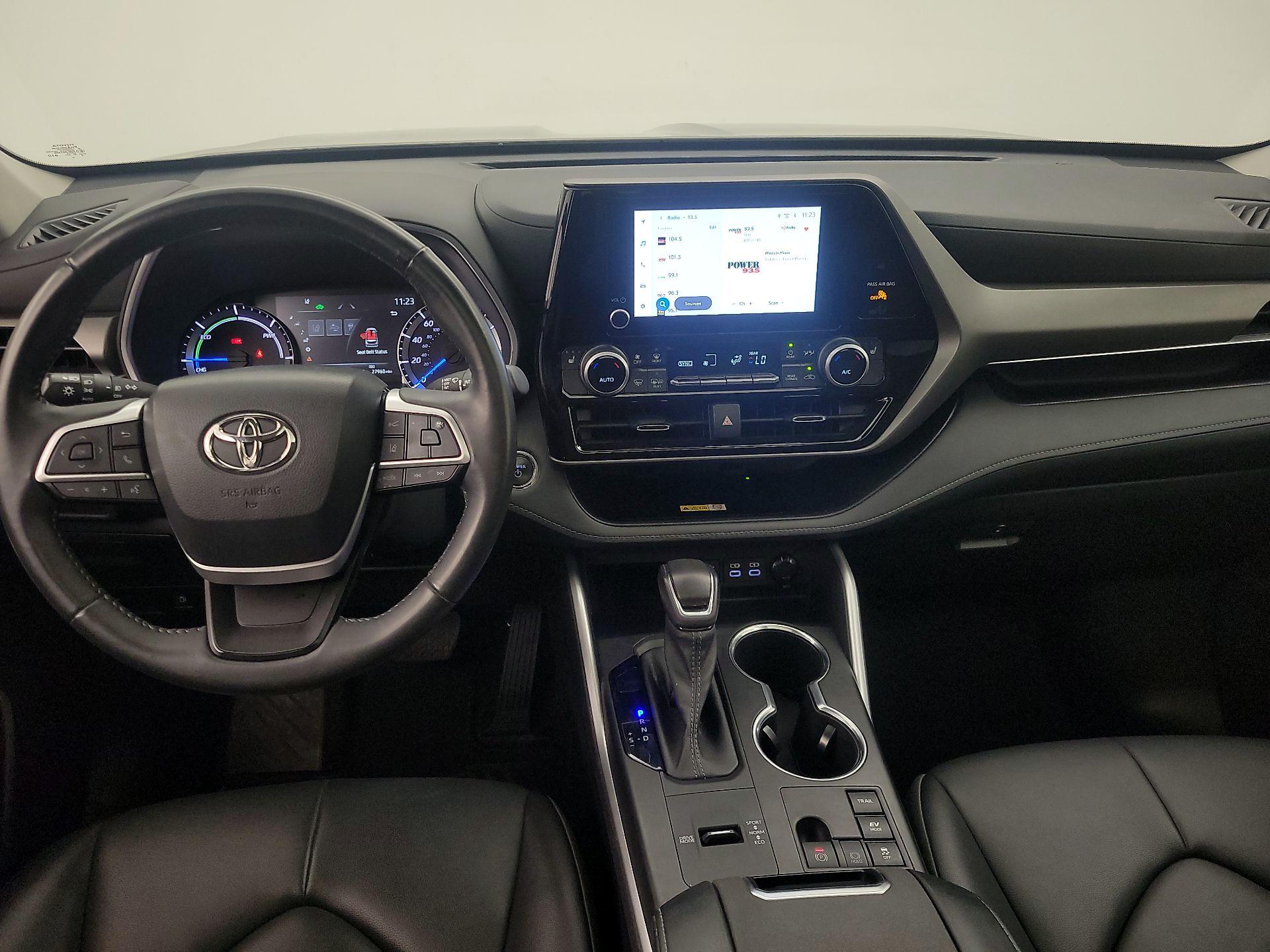 Thumbnail: 2023 Toyota Highlander - 9