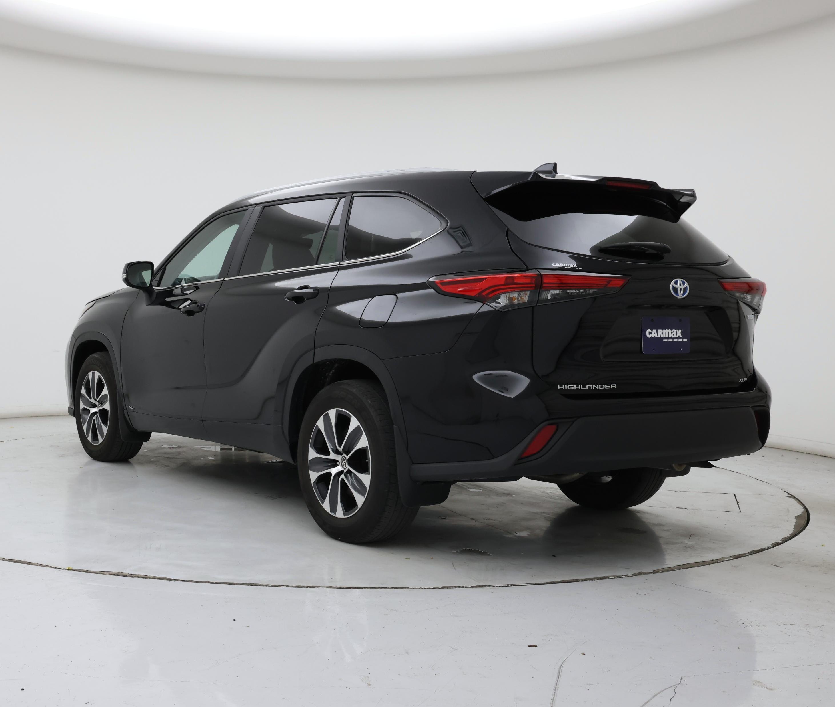 Thumbnail: 2023 Toyota Highlander - 2