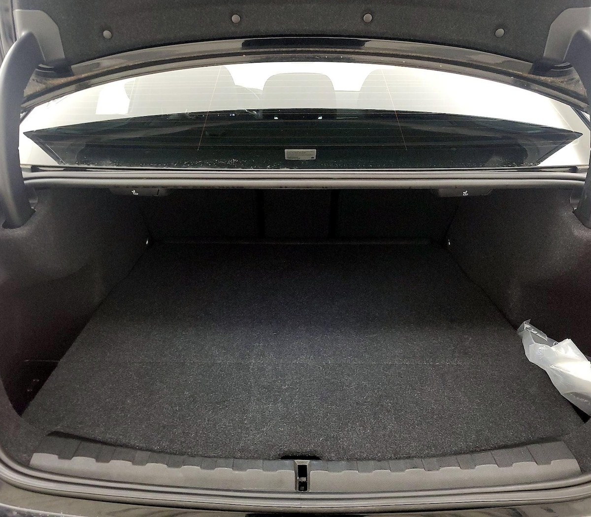Trunk/Cargo (Seats Up)