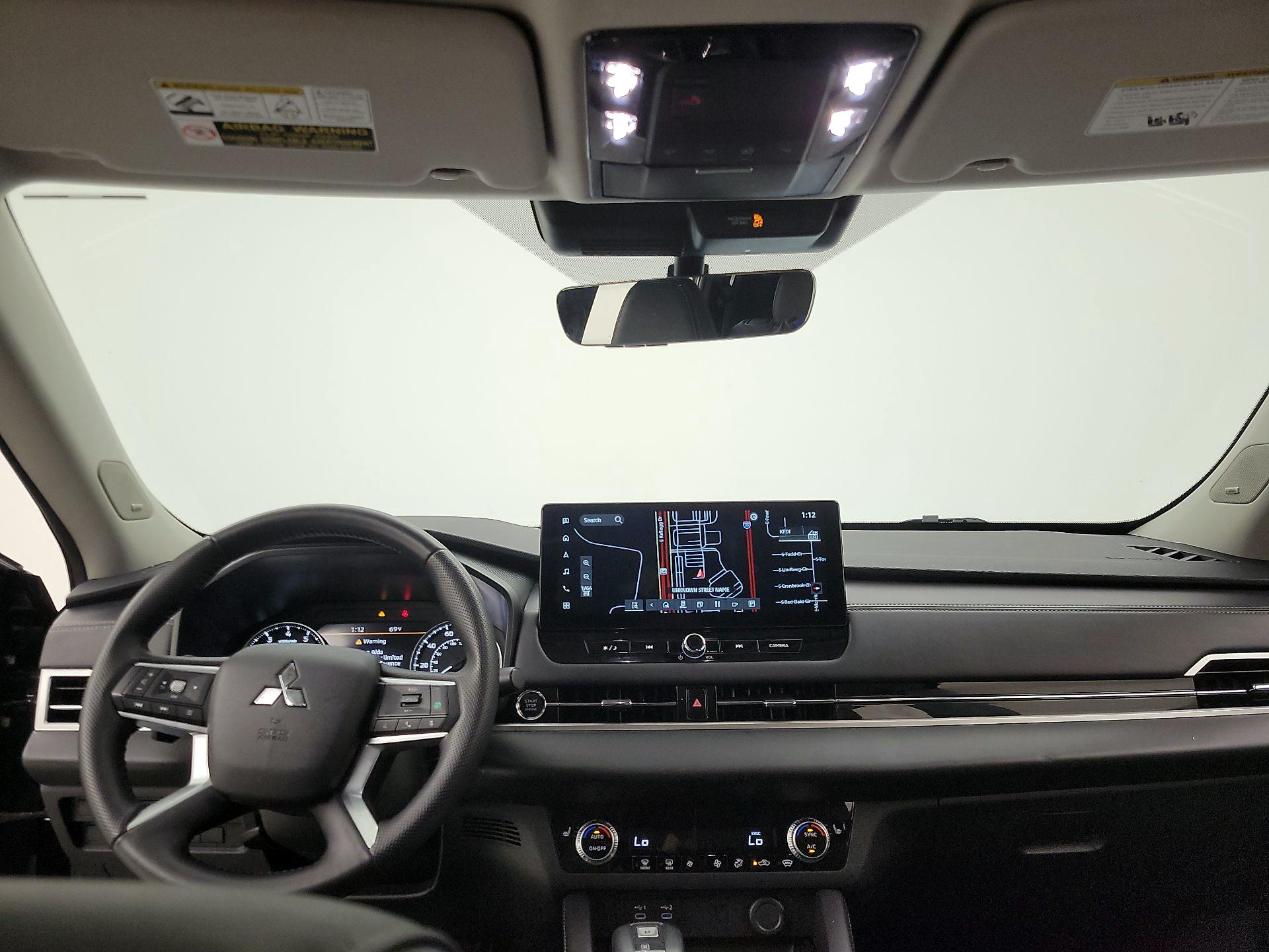 Thumbnail: 2025 Mitsubishi Outlander - 9