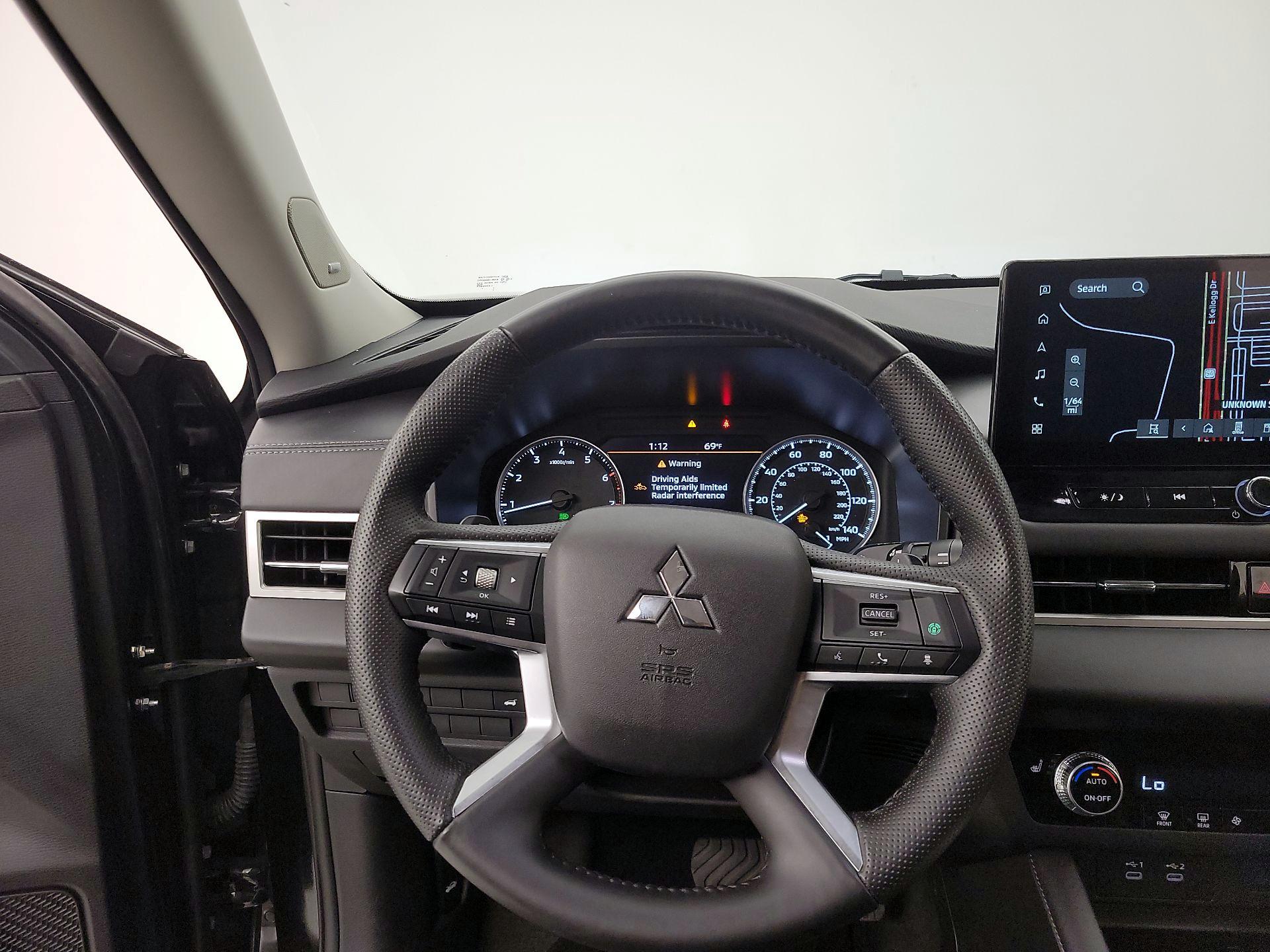 Thumbnail: 2025 Mitsubishi Outlander - 10