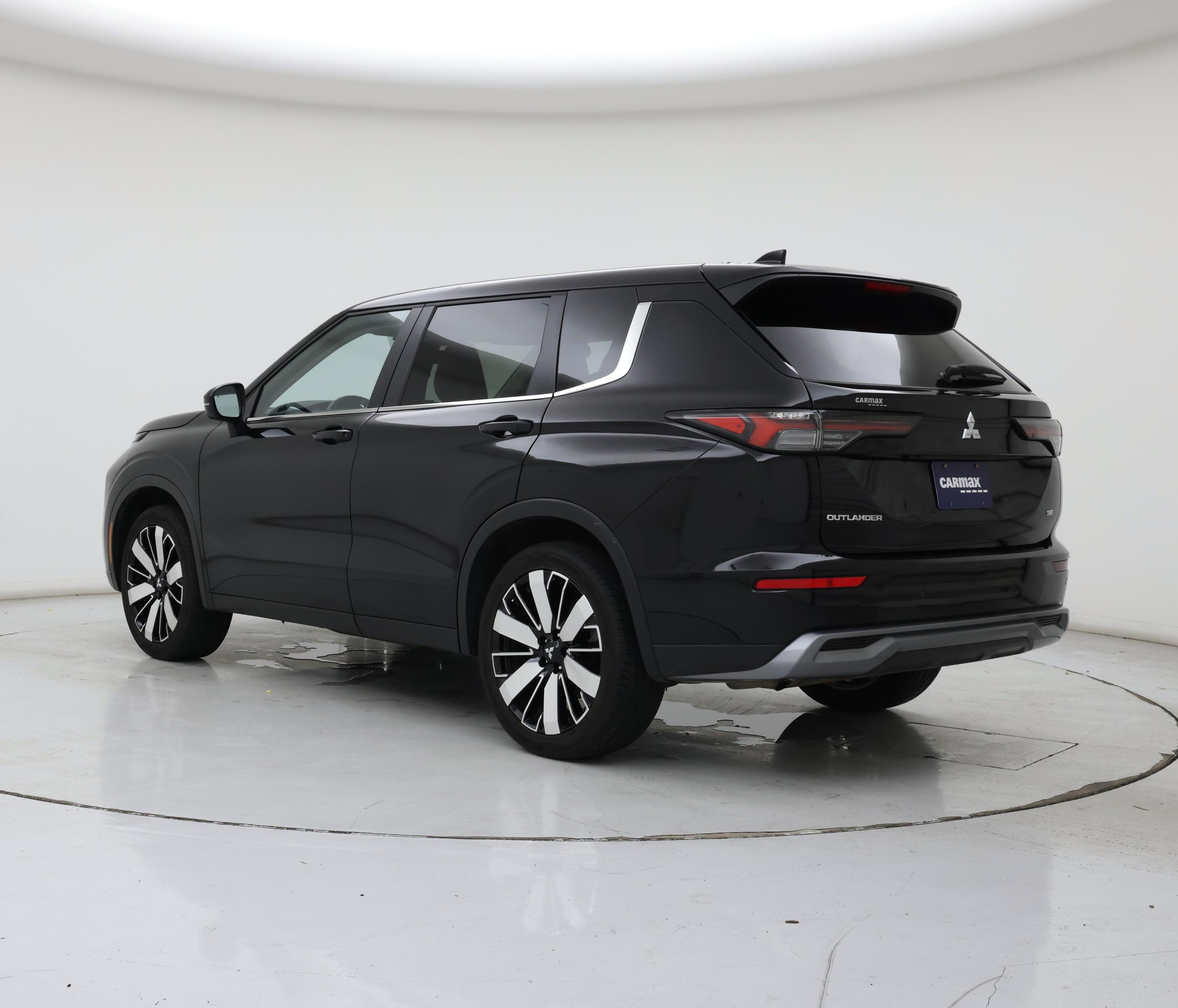Thumbnail: 2025 Mitsubishi Outlander - 2