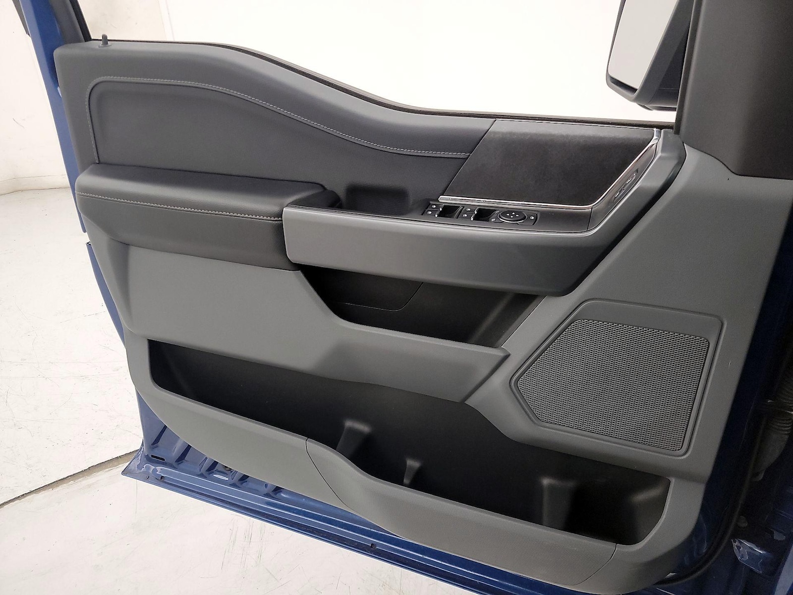 2024 Ford F-150 XLT - Photo 13