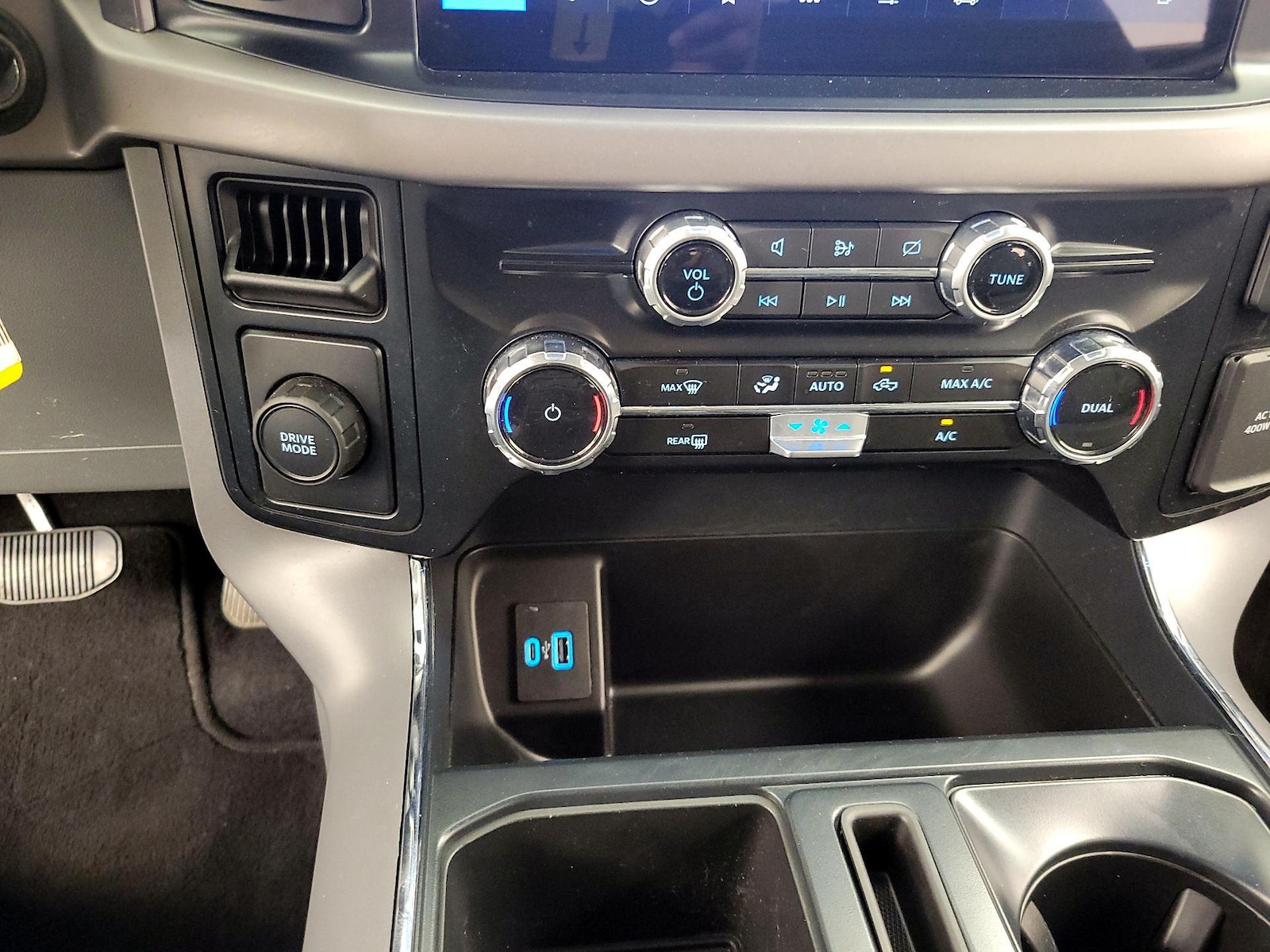 2024 Ford F-150 XLT - Photo 19