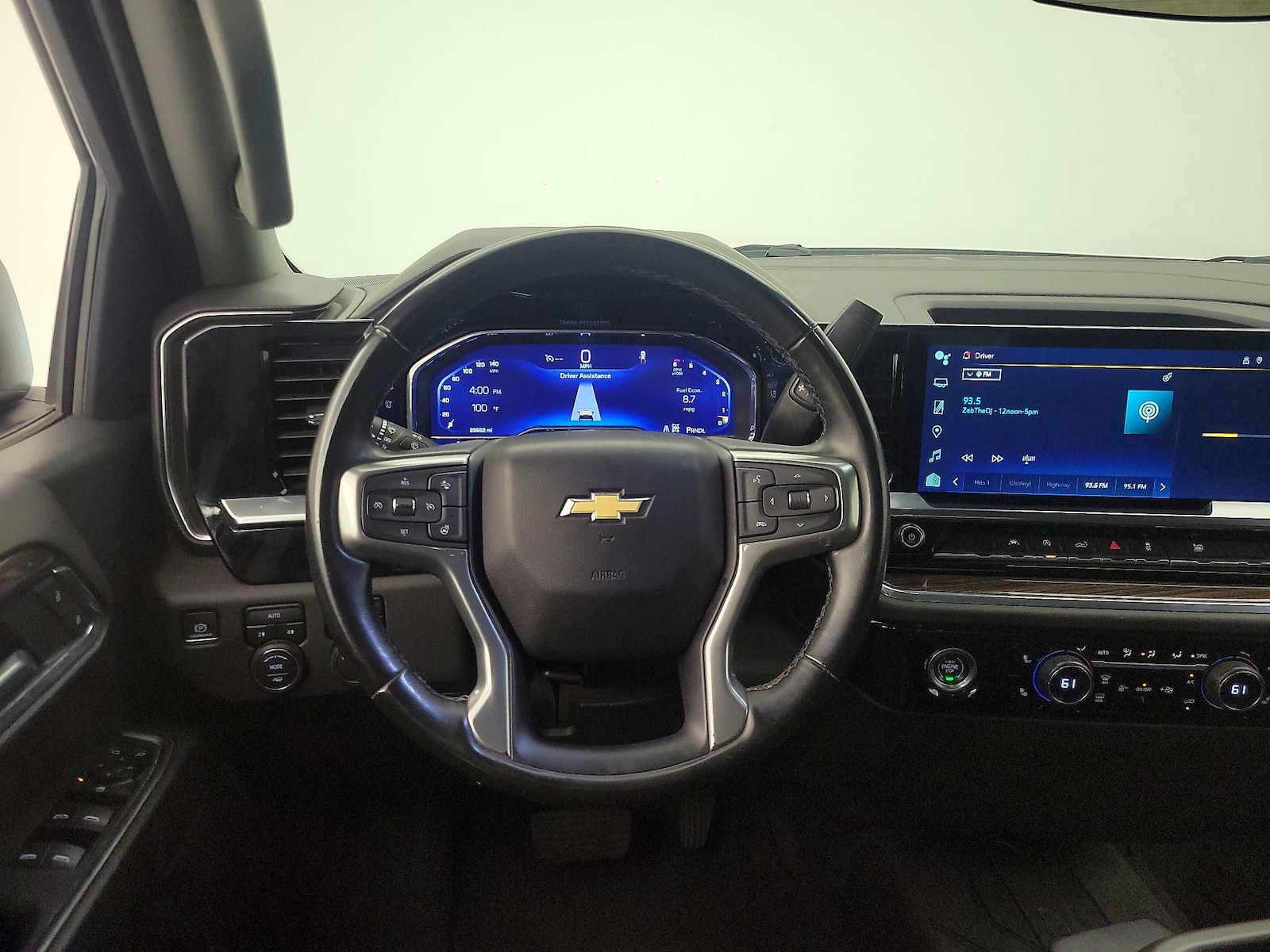 2023 Chevrolet Silverado 1500 LT - Photo 11