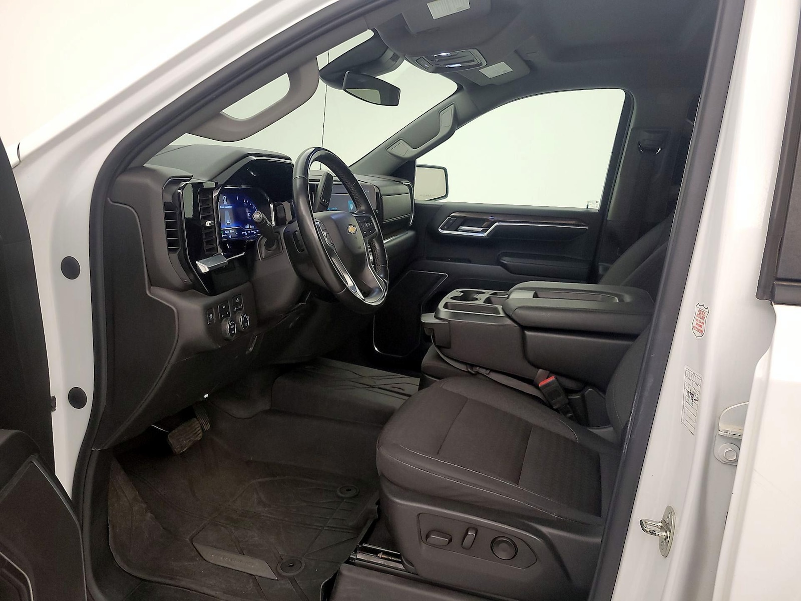 2023 Chevrolet Silverado 1500 LT - Photo 12