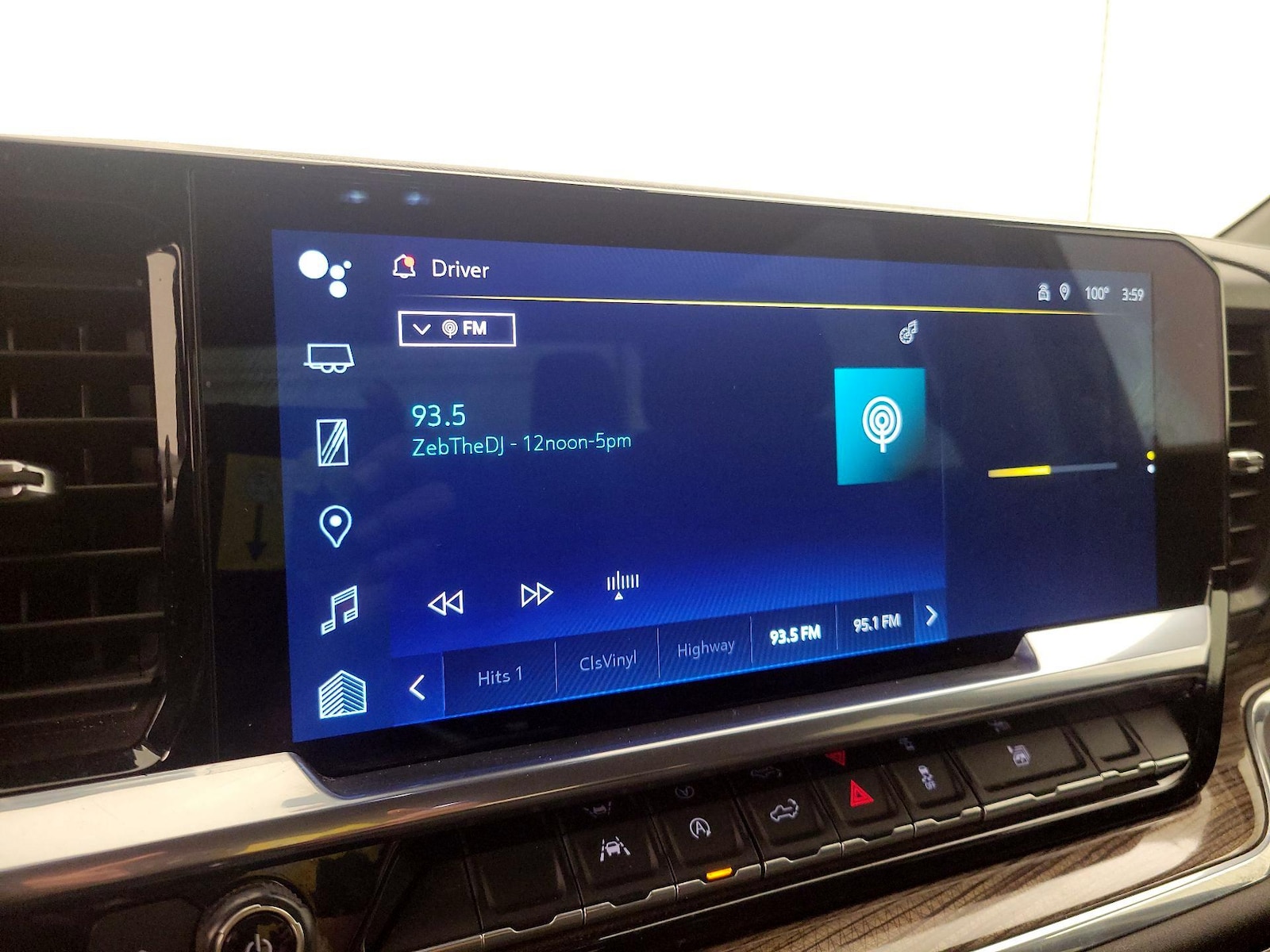 2023 Chevrolet Silverado 1500 LT - Photo 16