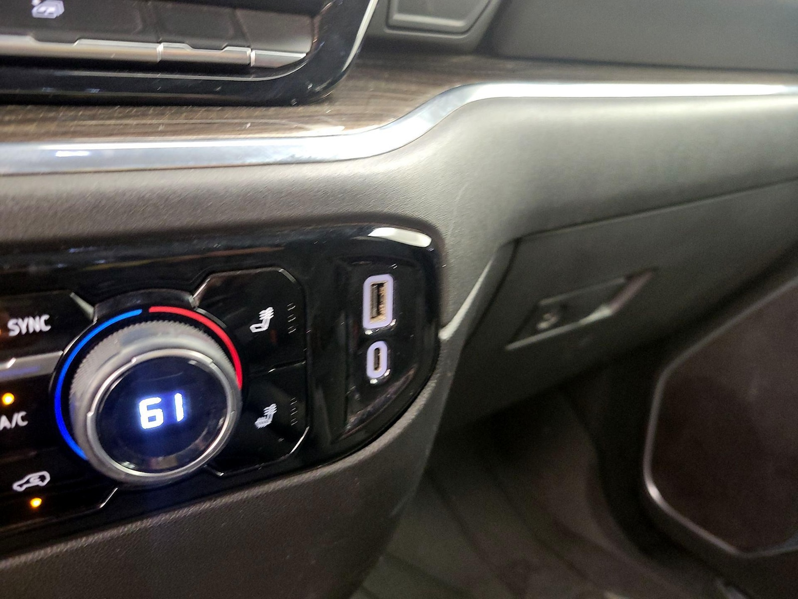 2023 Chevrolet Silverado 1500 LT - Photo 19
